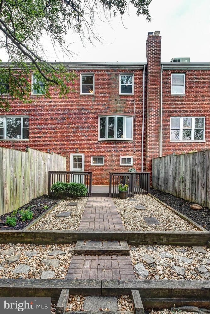 WARWICK VILLAGE - Residential