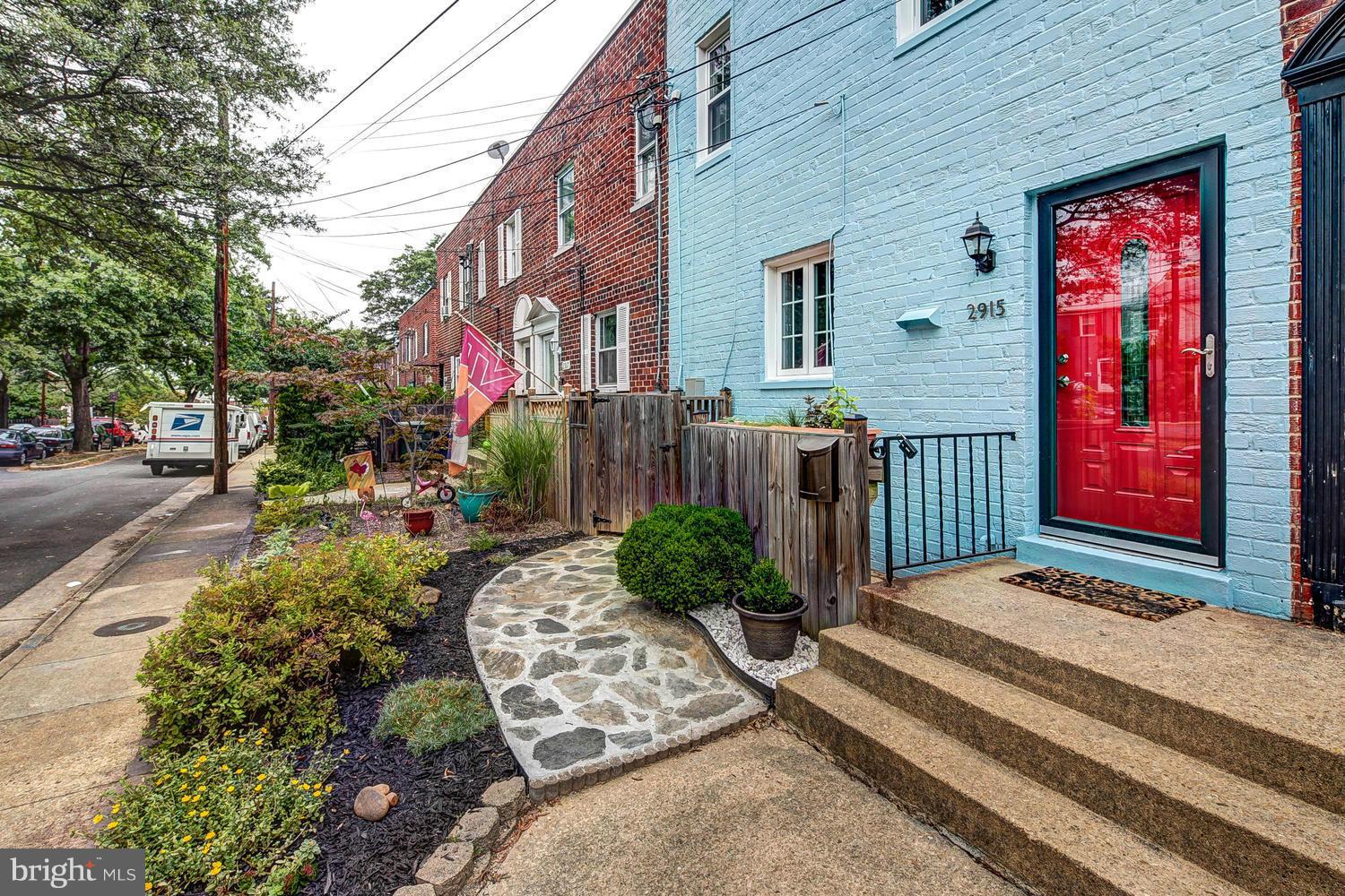 WARWICK VILLAGE - Residential