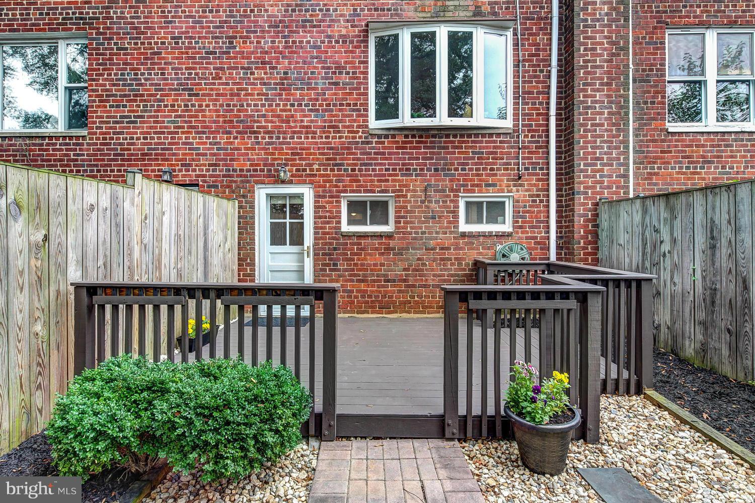 WARWICK VILLAGE - Residential