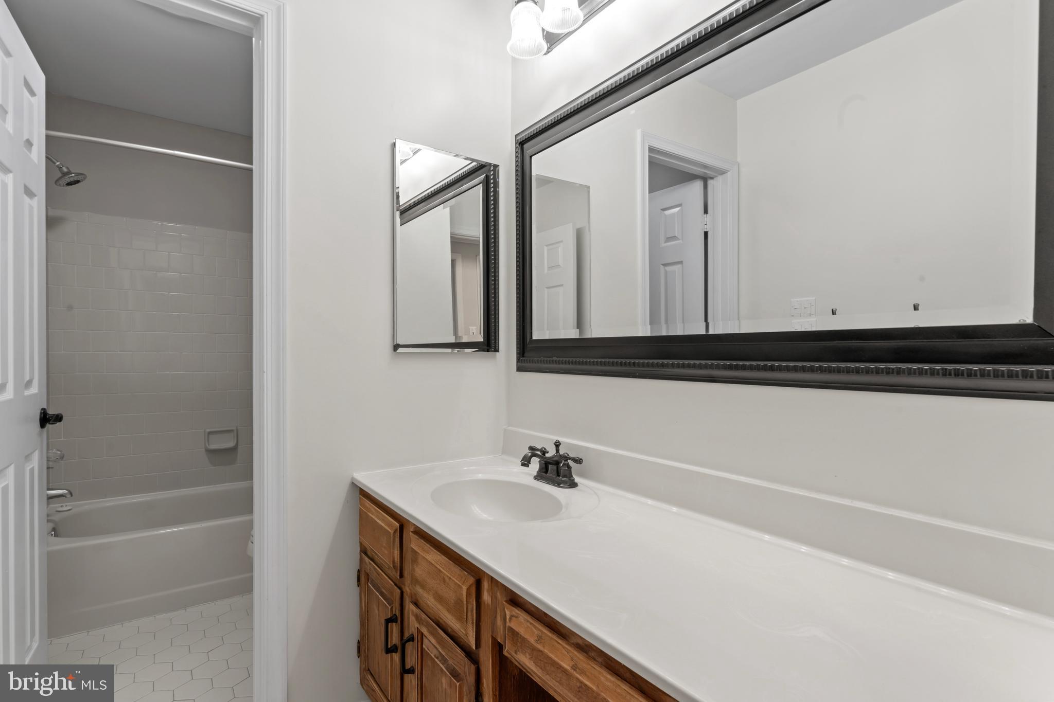 MOUNT HEBRON - Residential