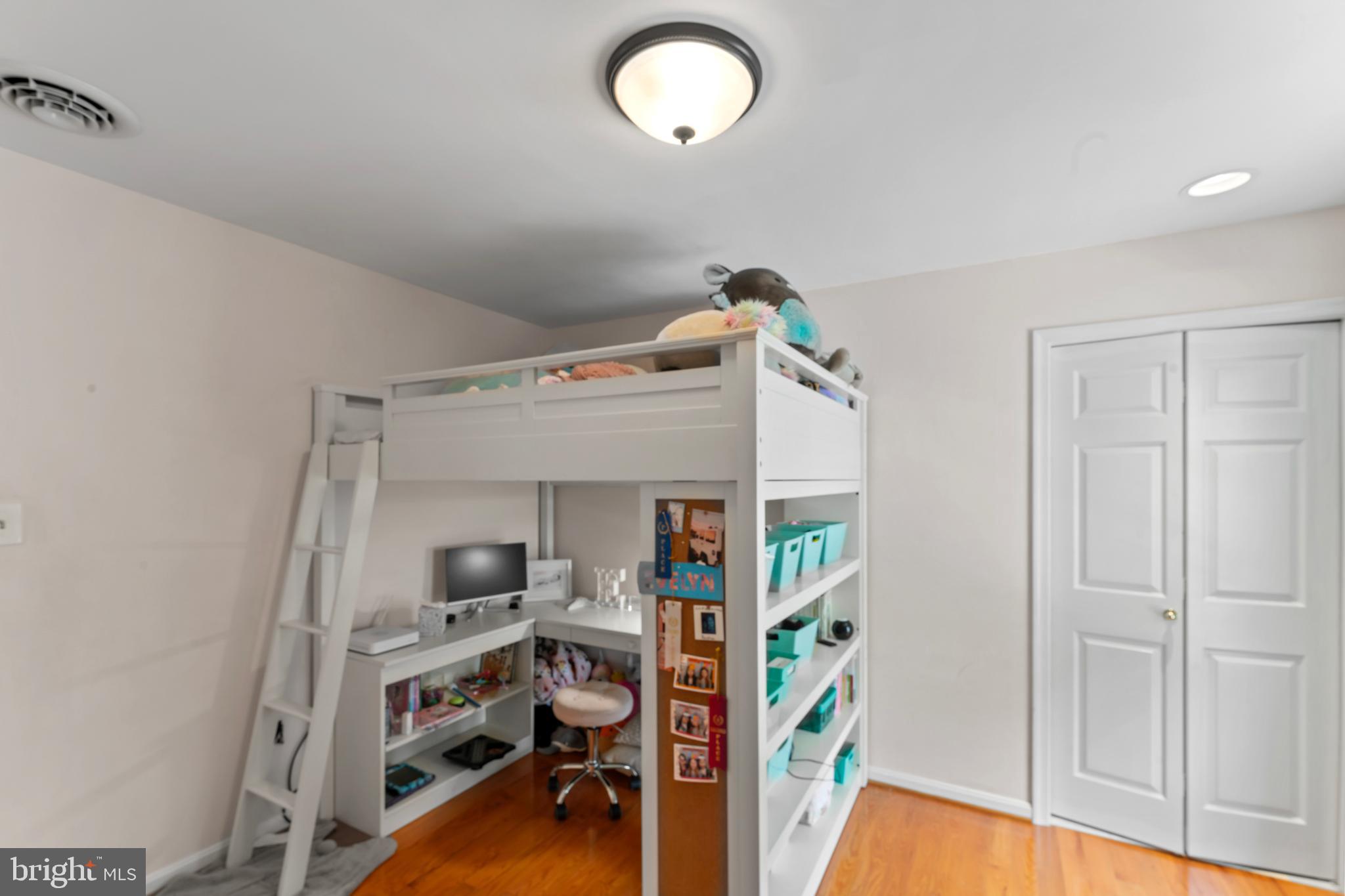 MOUNT HEBRON - Residential