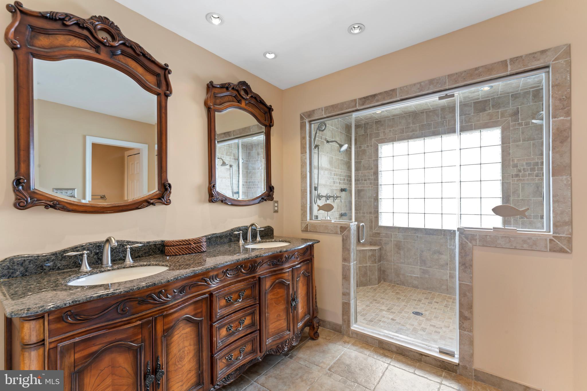 MOUNT HEBRON - Residential