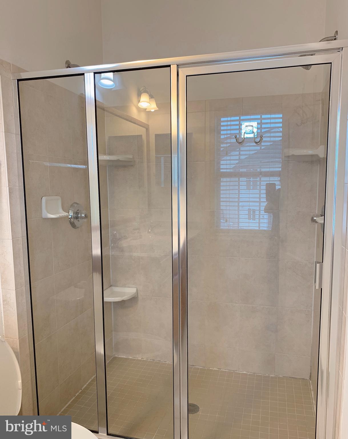 LOUDOUN VALLEY ESTATES 2 - Residential Lease