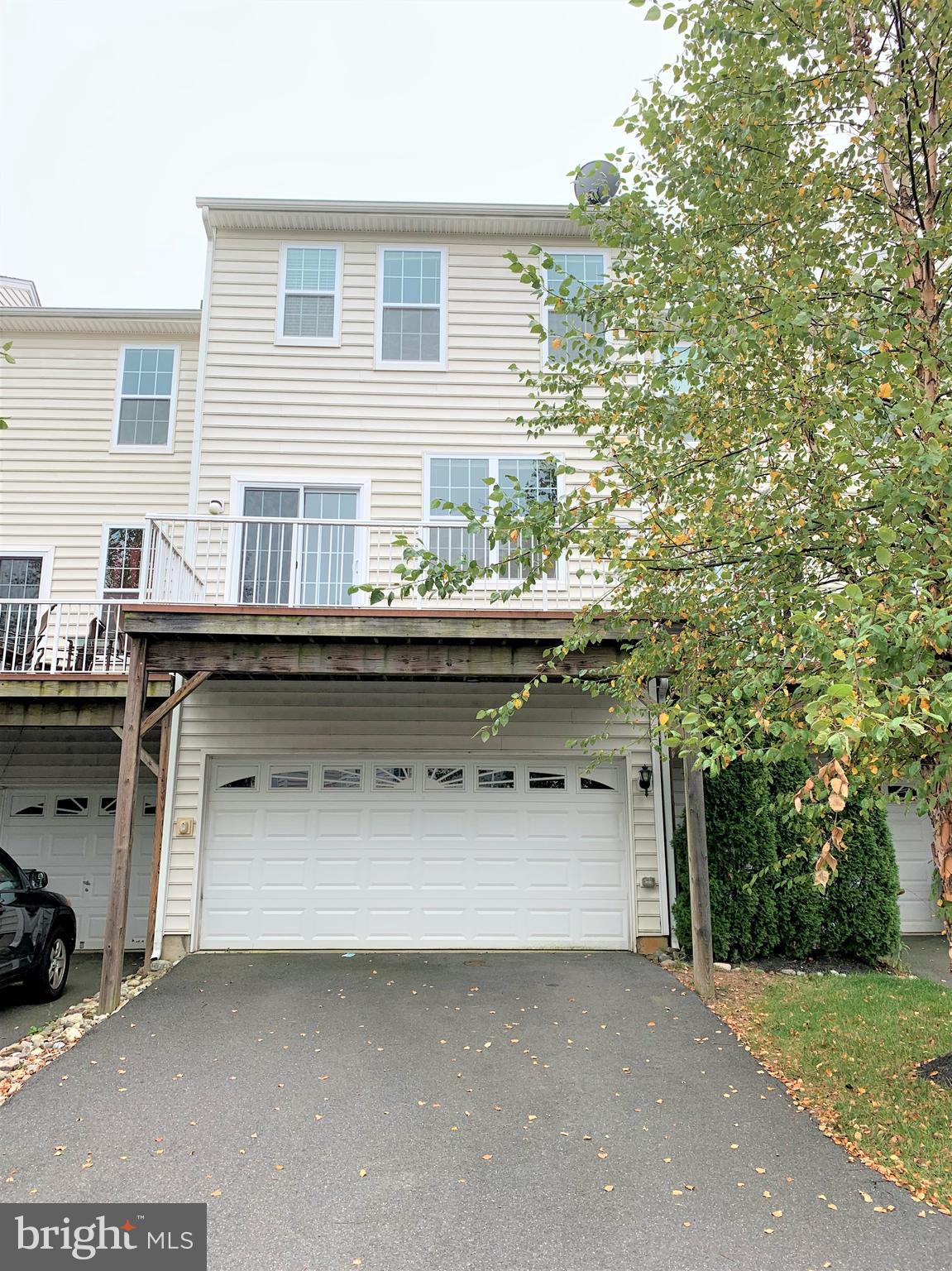 LOUDOUN VALLEY ESTATES 2 - Residential Lease