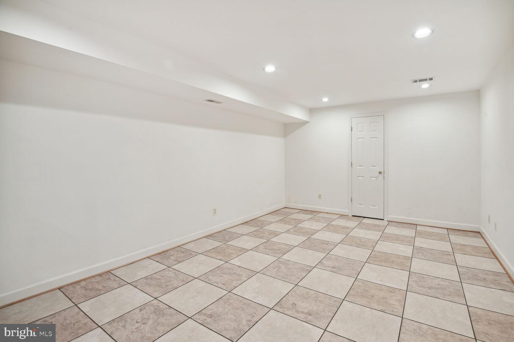 PINEY GLEN VILLAGE - Residential