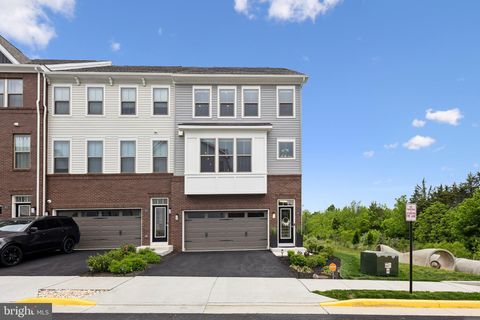 2627 LOGANBERRY DRIVE HERNDON VA 20171
