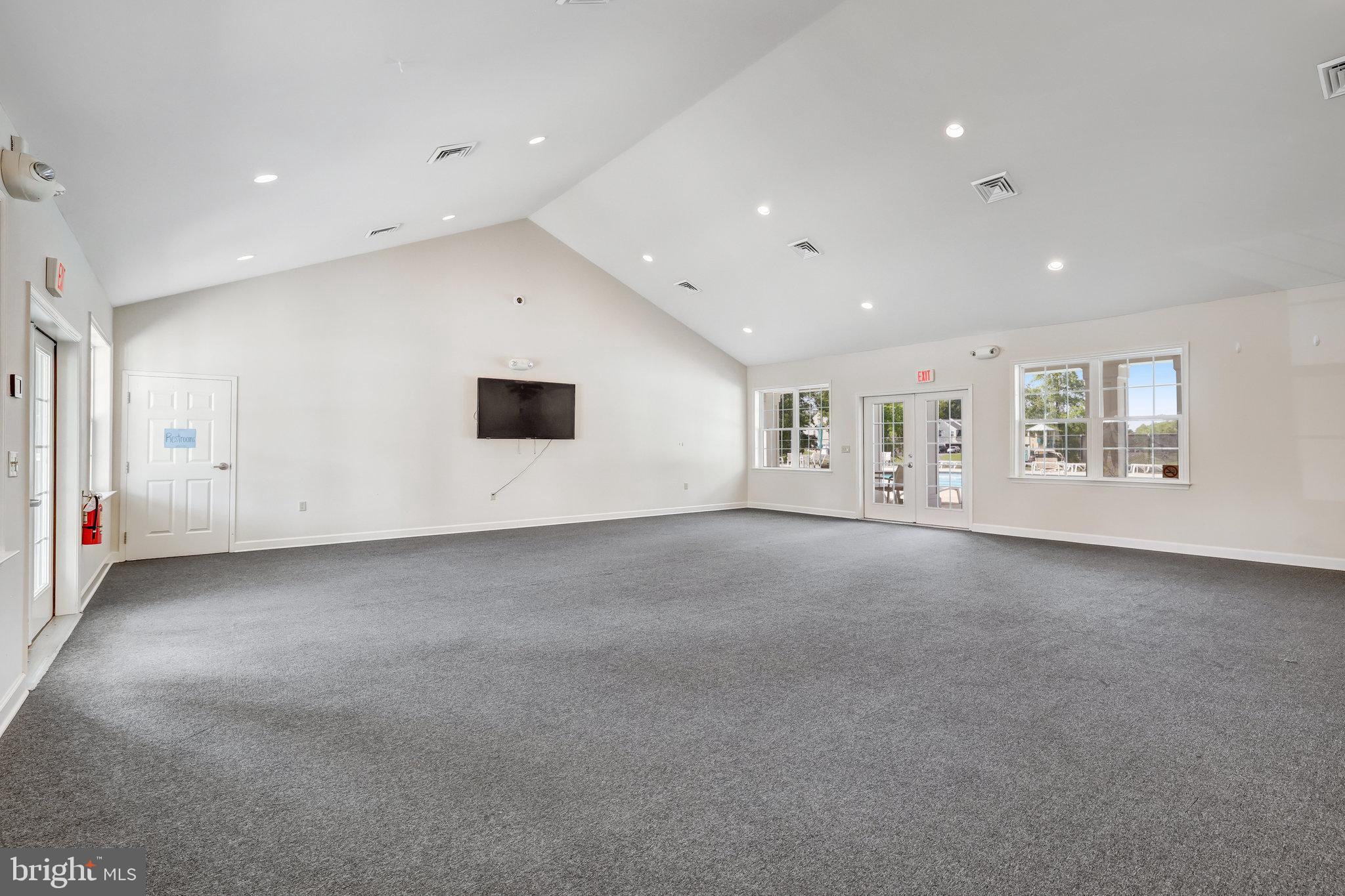 WILDERNESS SHORES - Residential