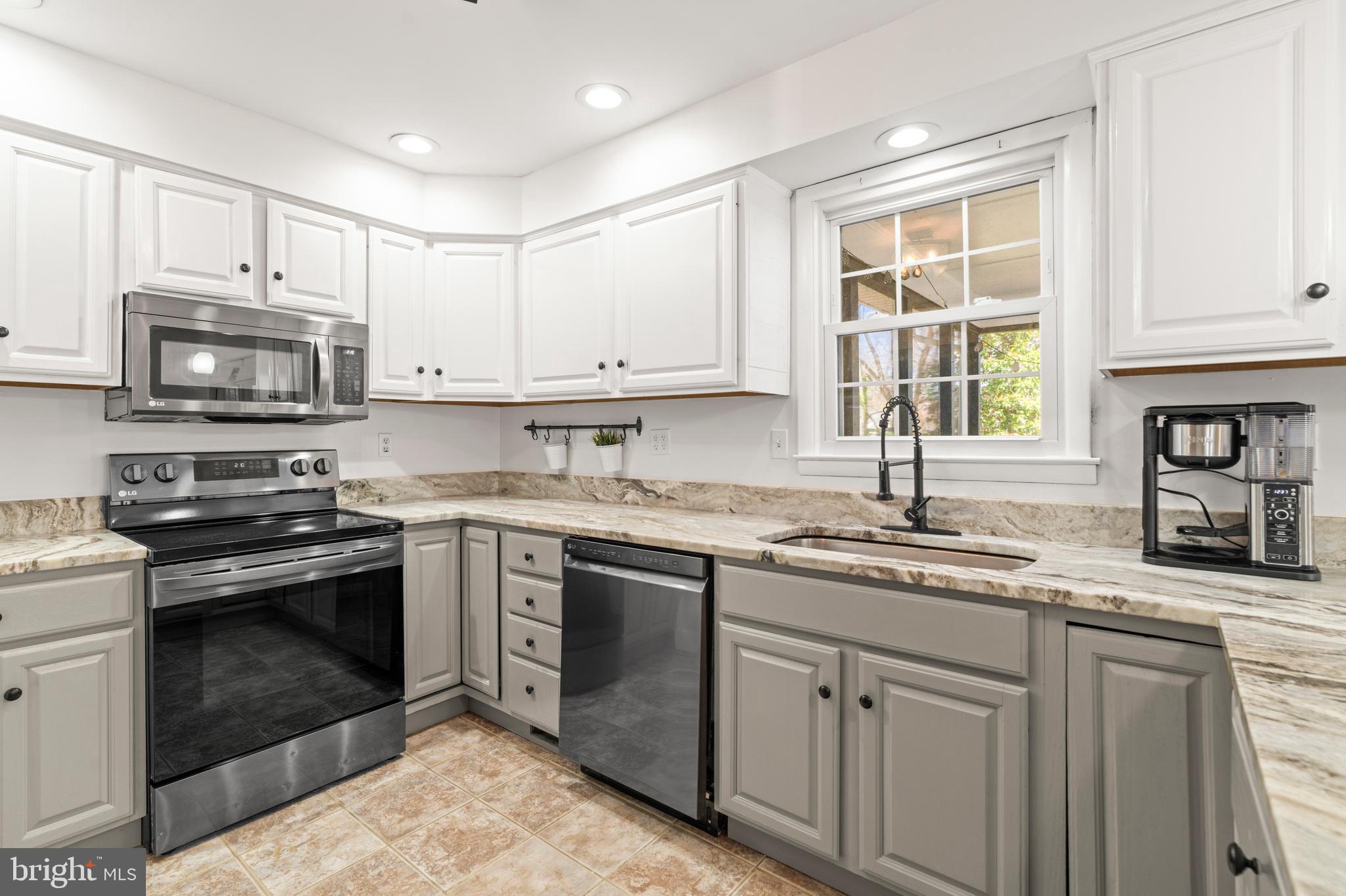 CAPE ST CLAIRE - Residential