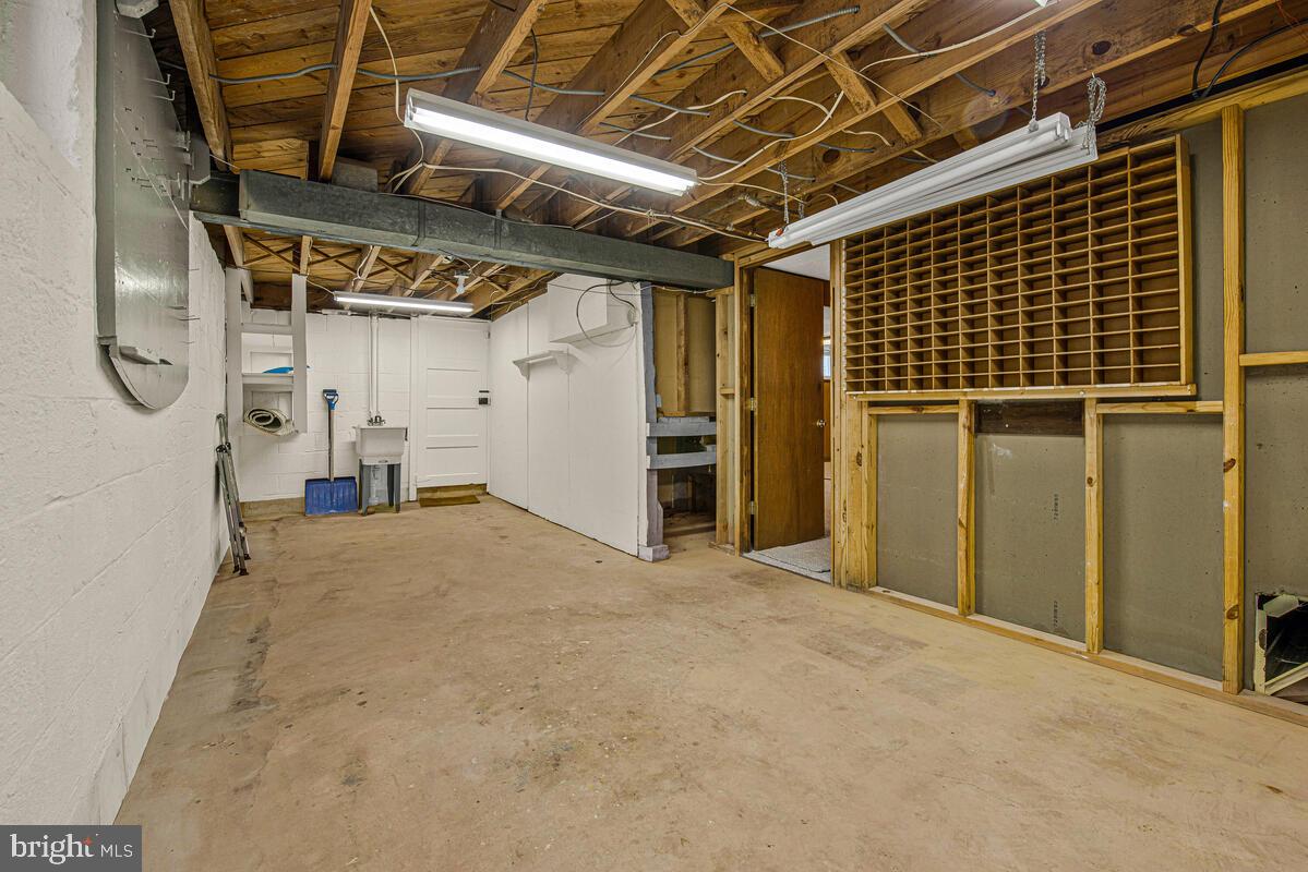 DEFENSE HEIGHTS - Residential