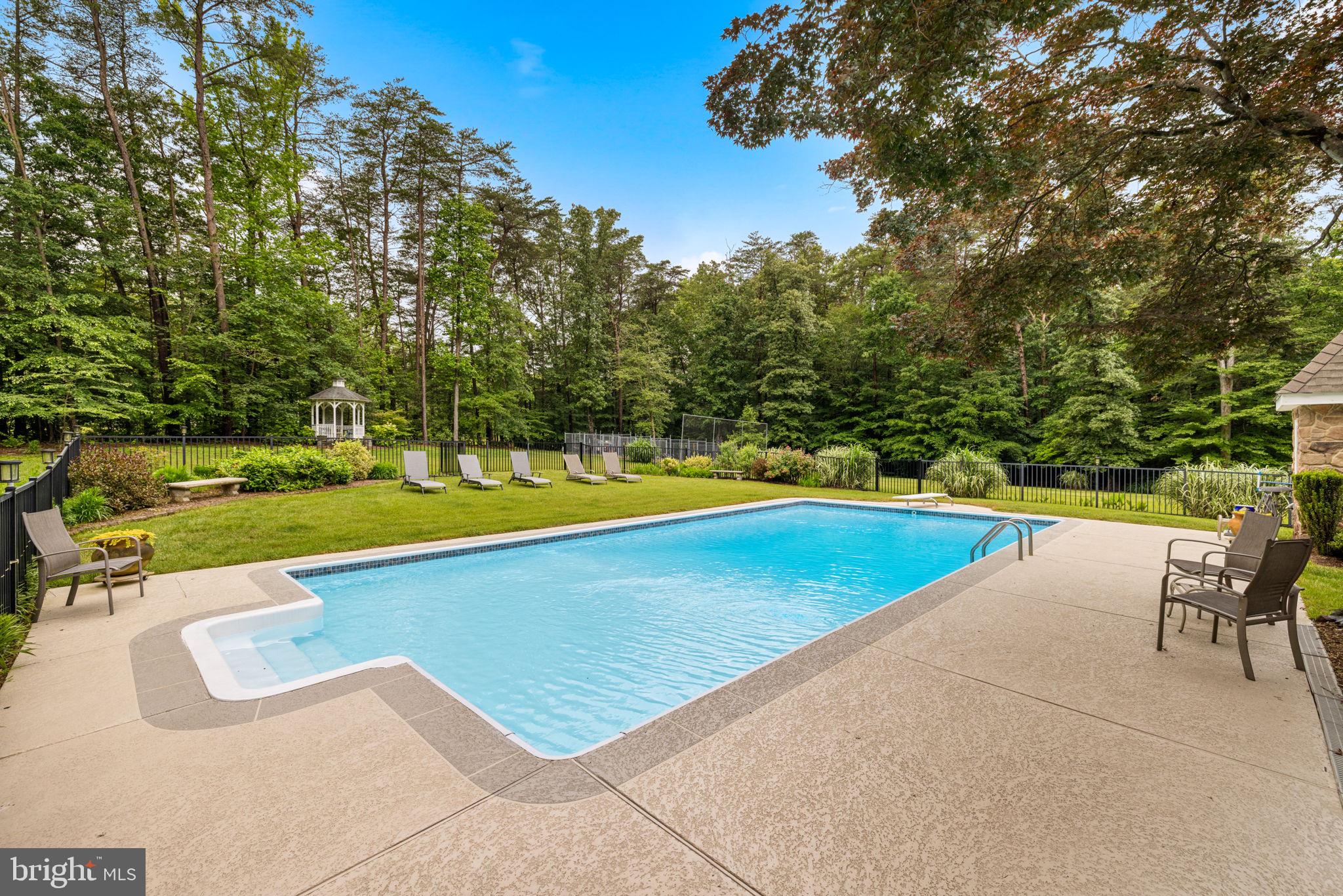 SHADOWALK - Residential