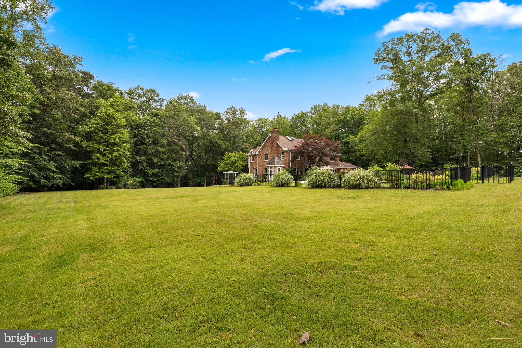 SHADOWALK - Residential