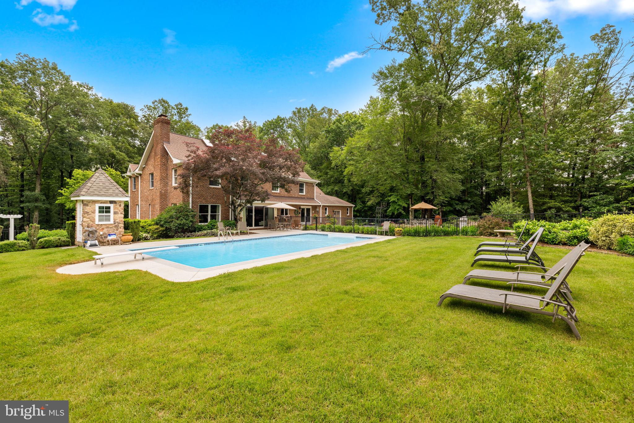 SHADOWALK - Residential