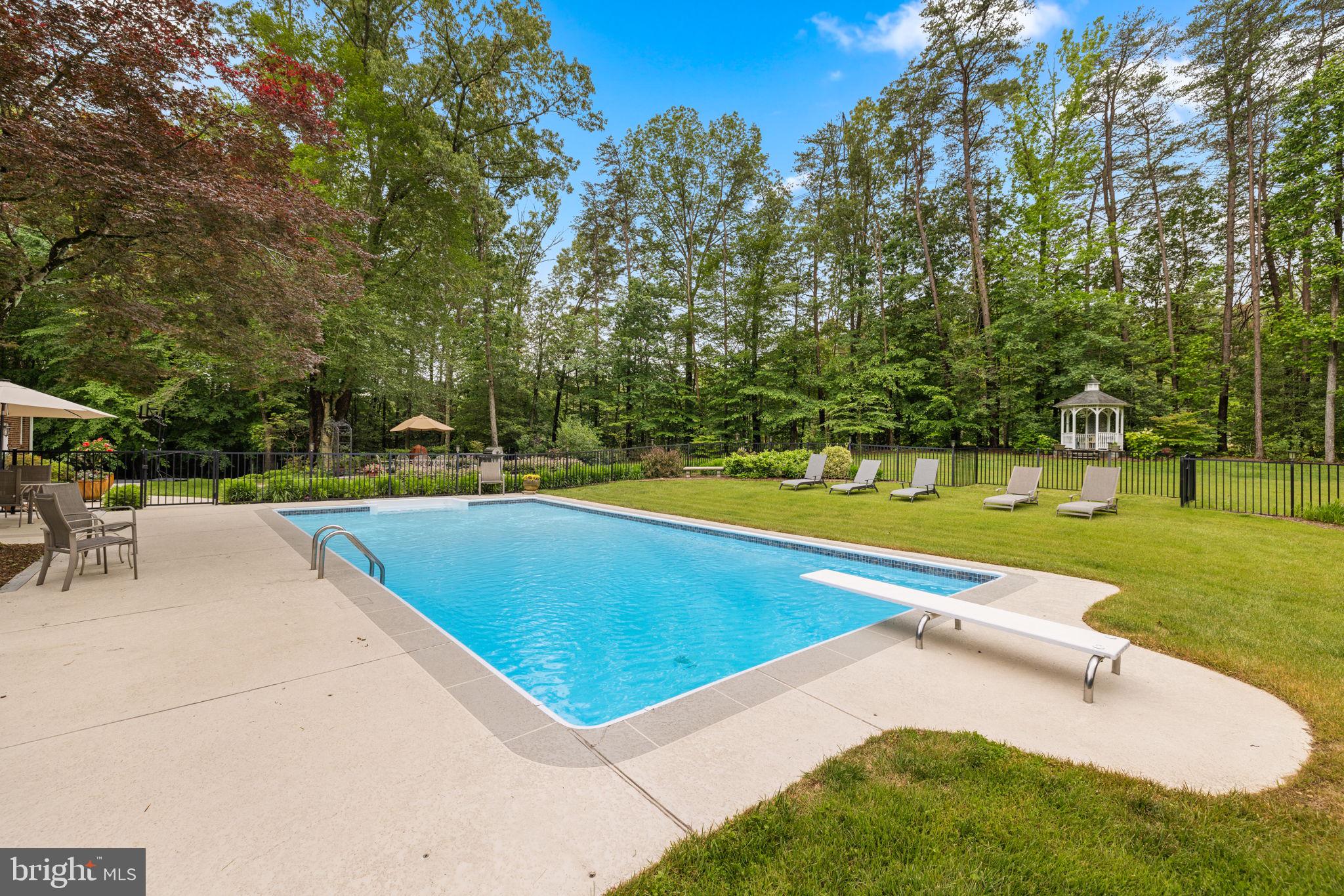 SHADOWALK - Residential