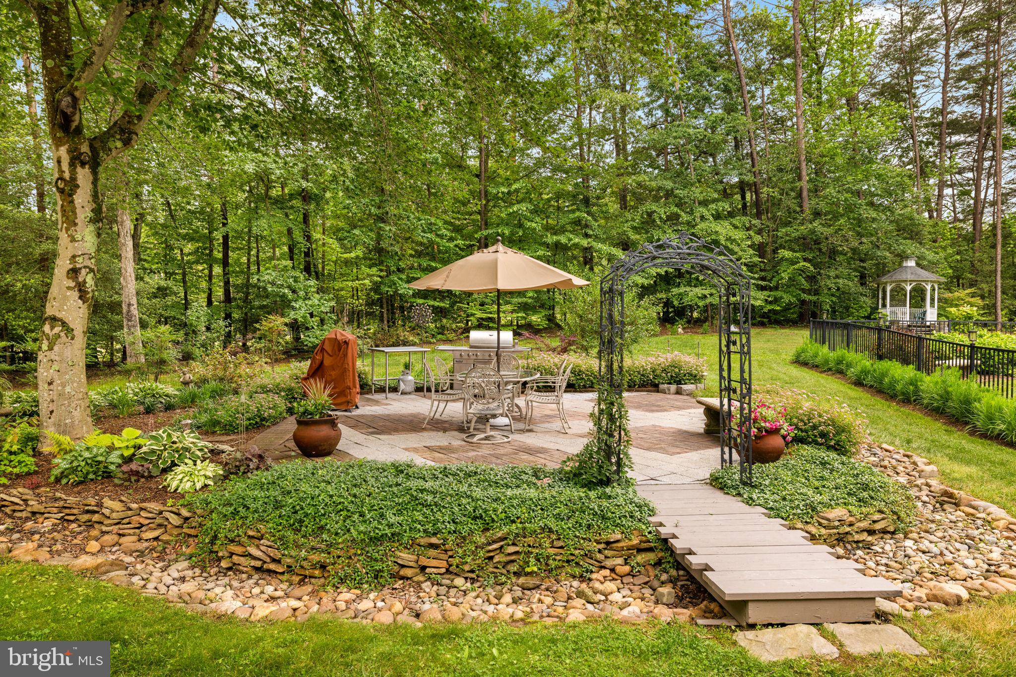 SHADOWALK - Residential