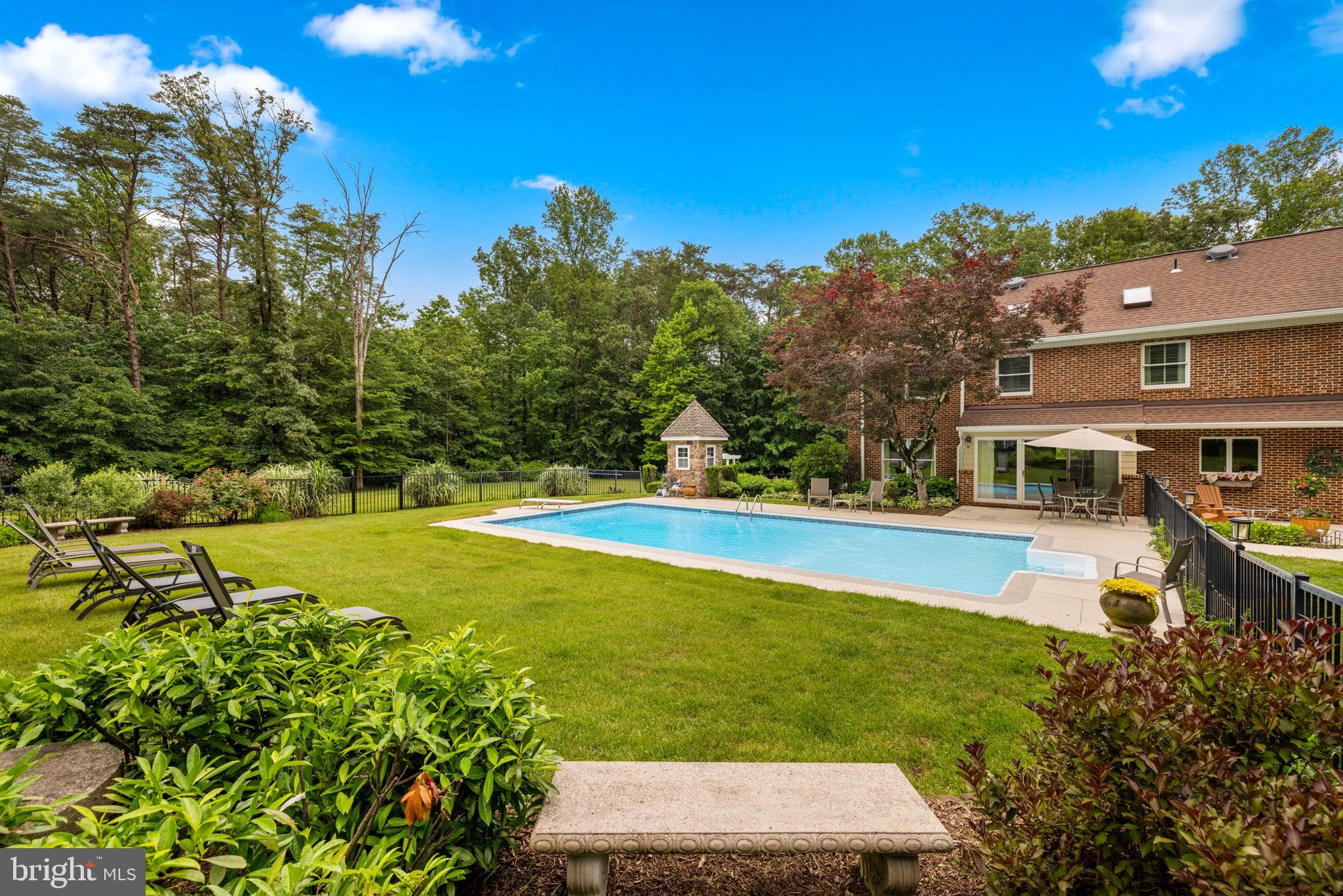 SHADOWALK - Residential