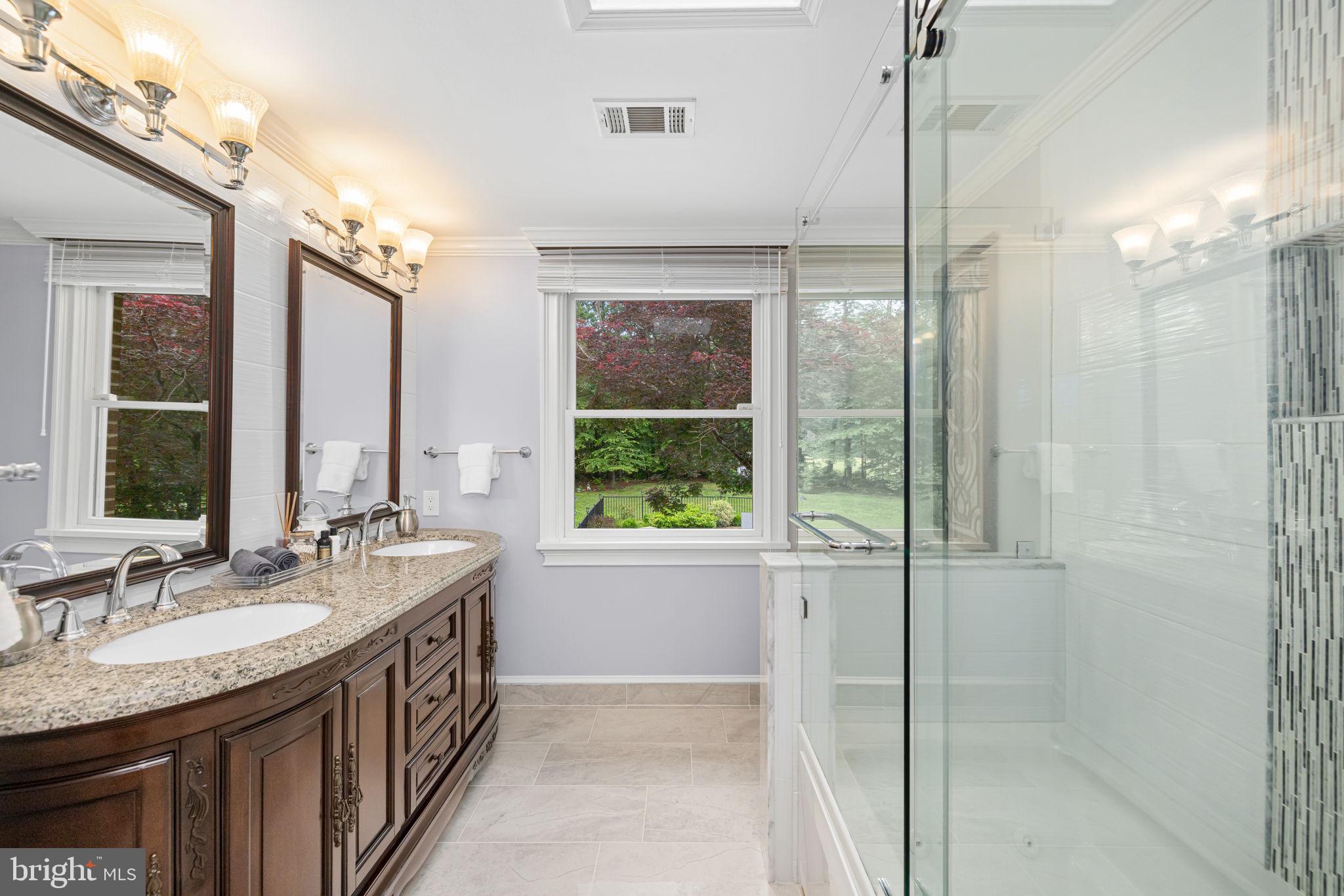 SHADOWALK - Residential