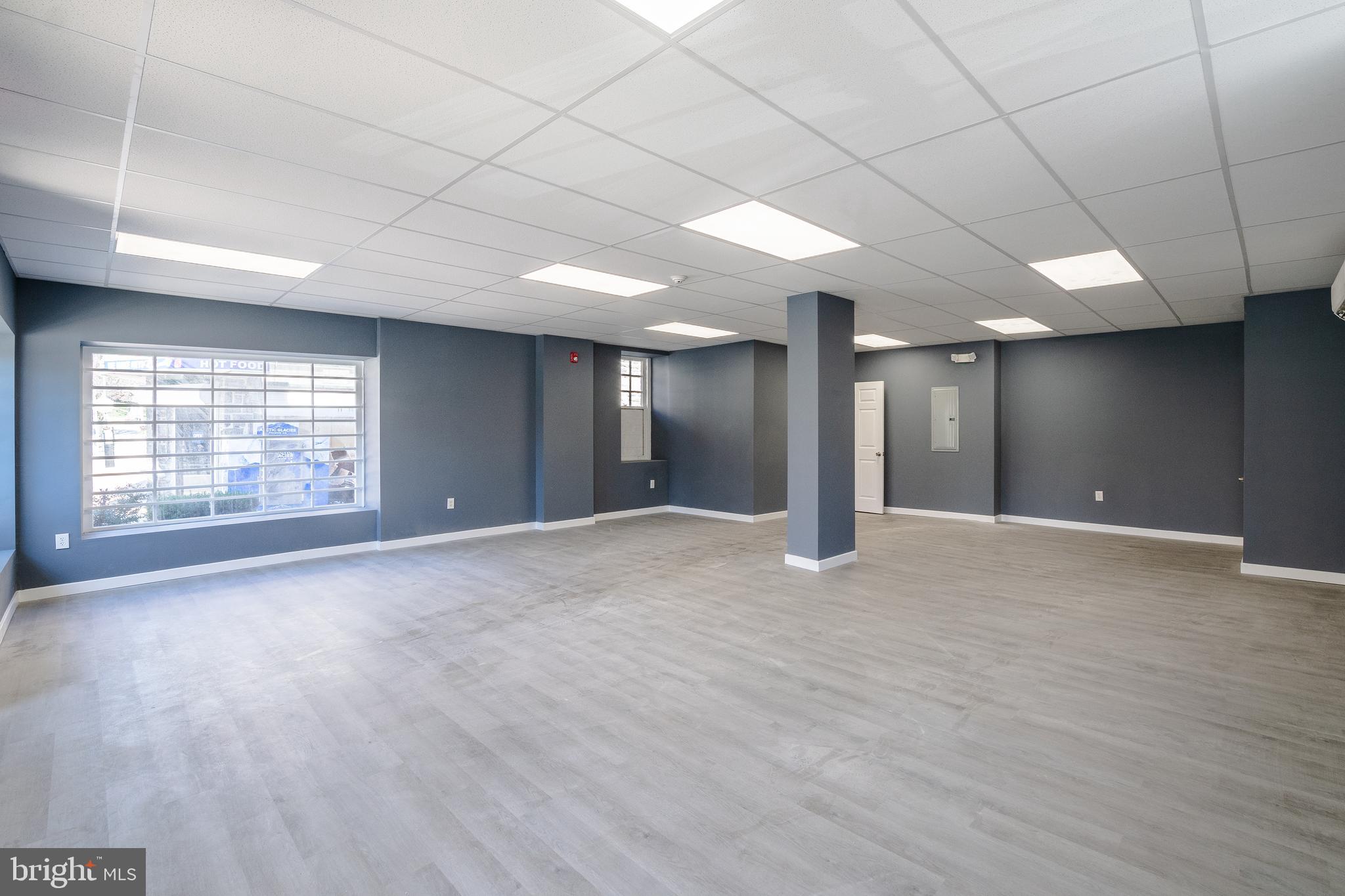 OVERBROOK - Commercial Sale