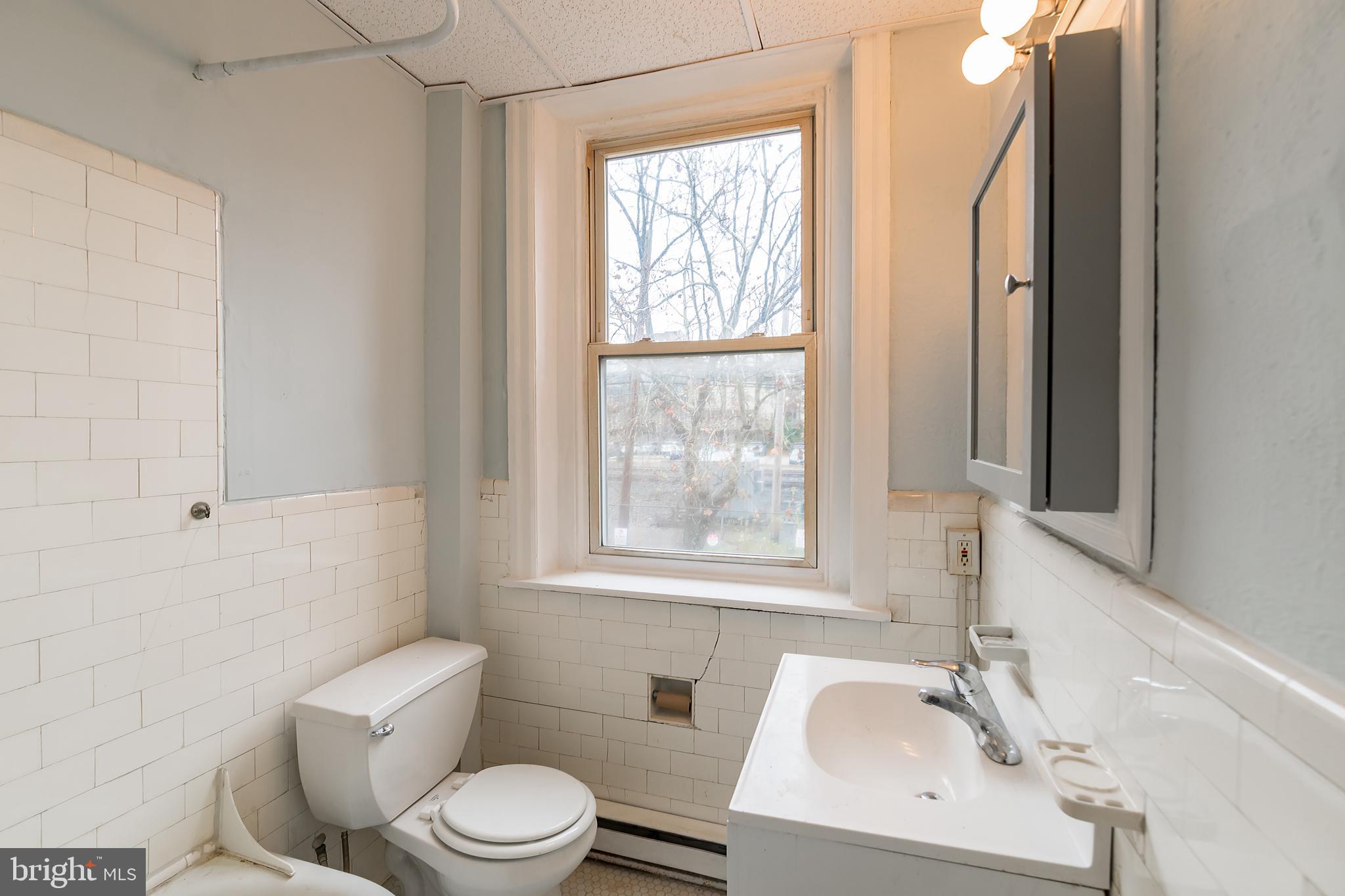 OVERBROOK - Commercial Sale