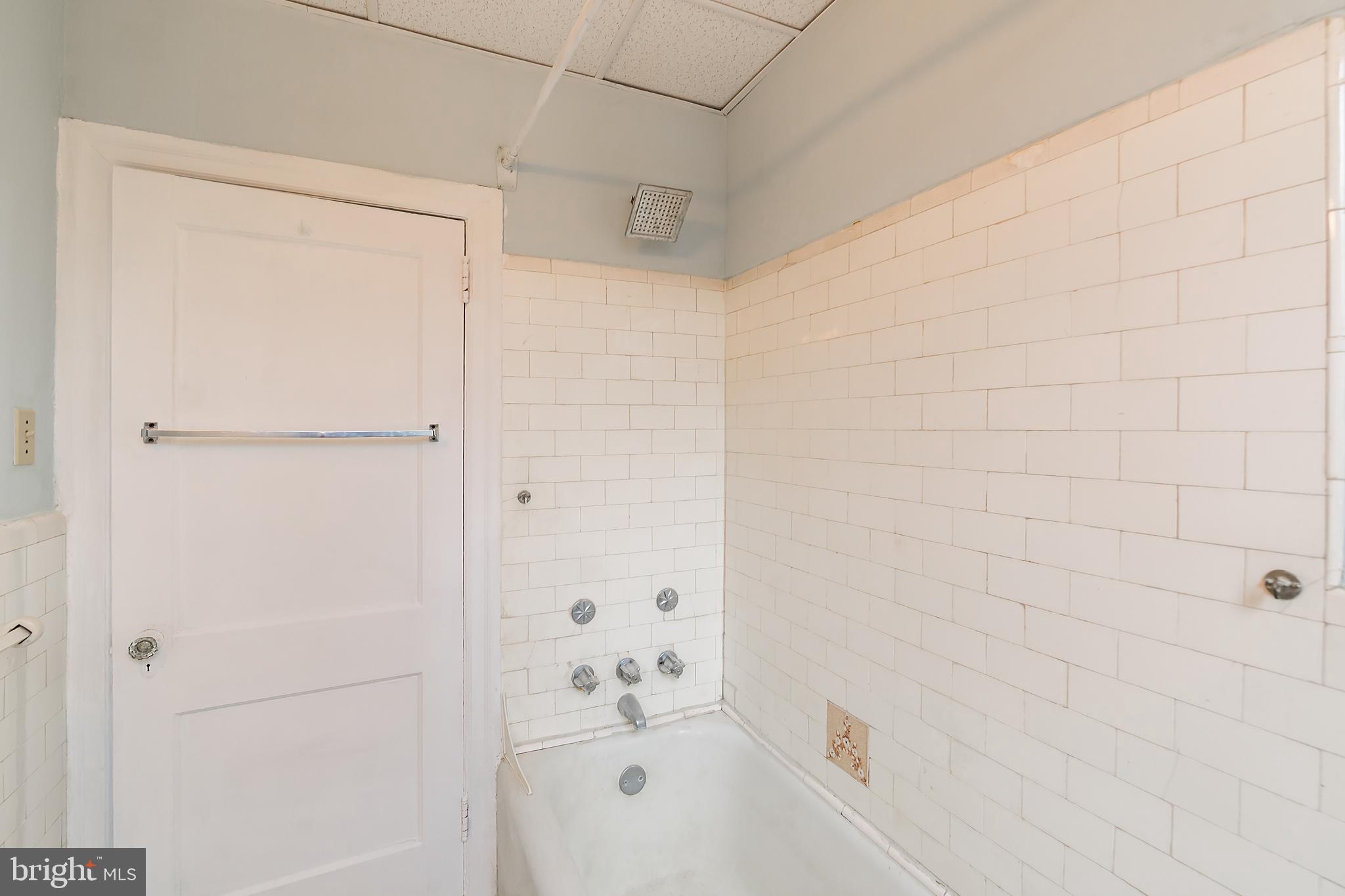 OVERBROOK - Commercial Sale