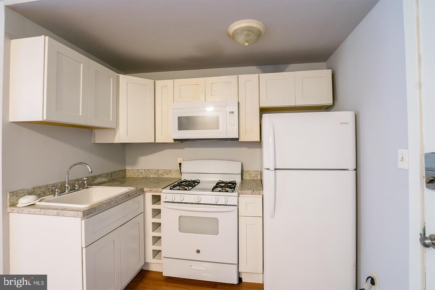 OVERBROOK - Commercial Sale