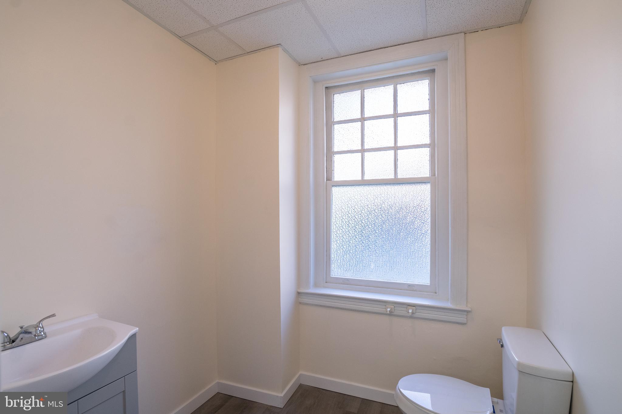 OVERBROOK - Commercial Sale