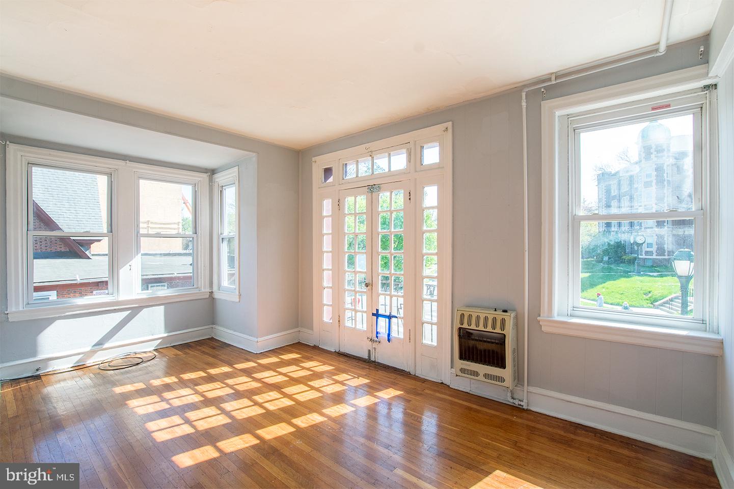 OVERBROOK - Commercial Sale