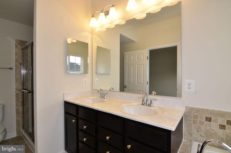 RIVER POINTE - Residential Lease