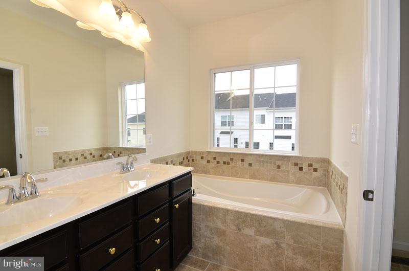 RIVER POINTE - Residential Lease