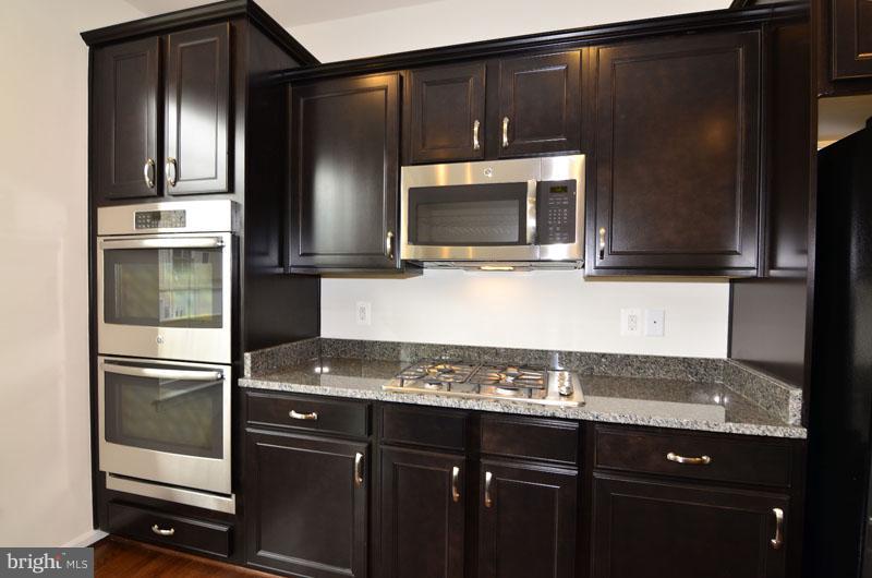 RIVER POINTE - Residential Lease