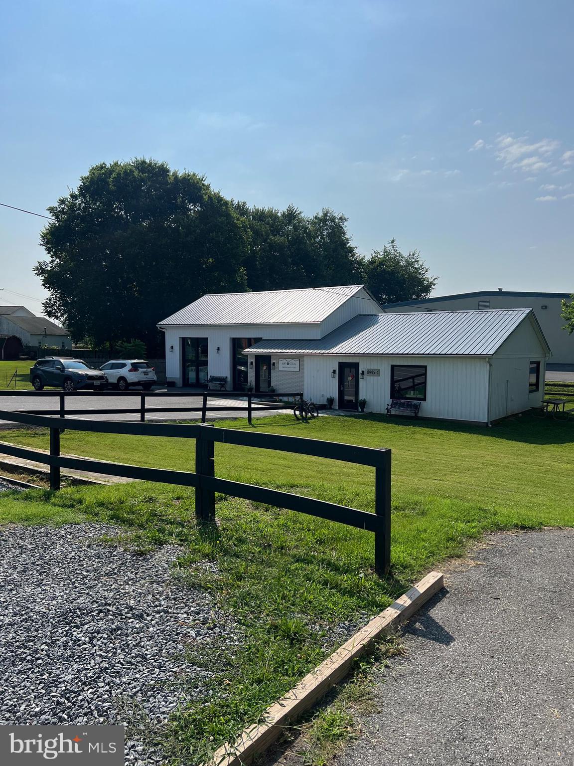 URBANA - Commercial Lease