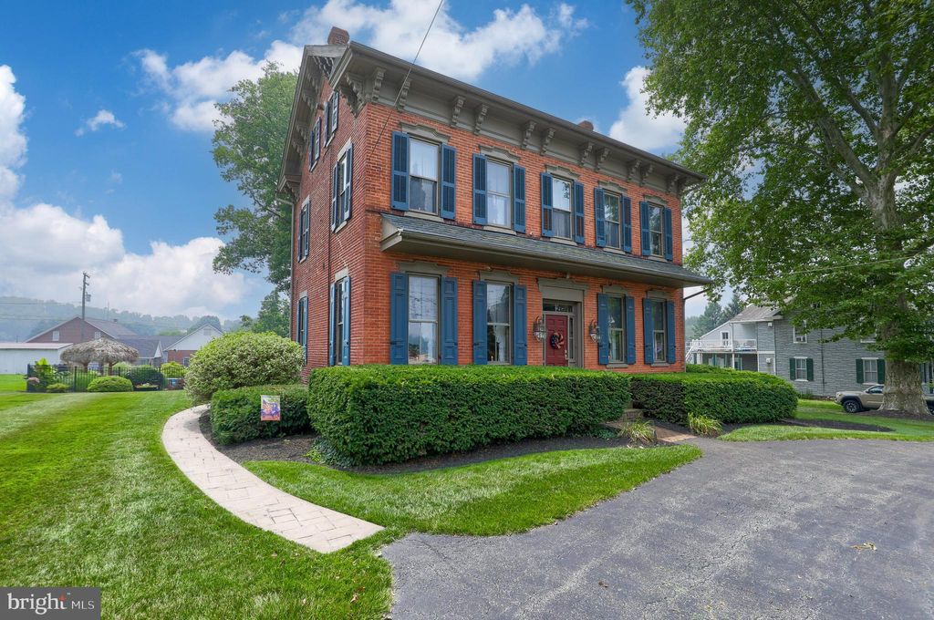 Photo of 220 W MAIN ST, MOUNTVILLE, PA 17554 (MLS # PALA2037208)