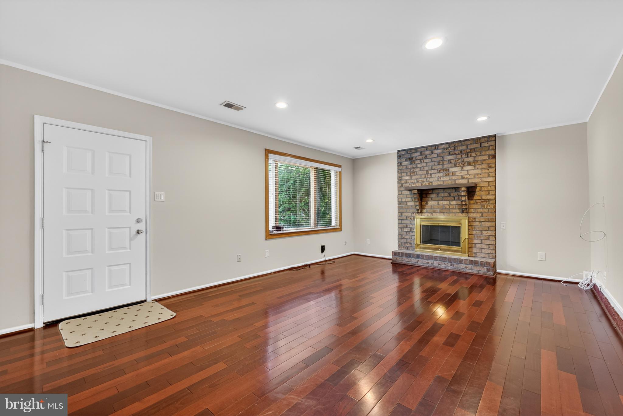 1116 BROMLEY COURT