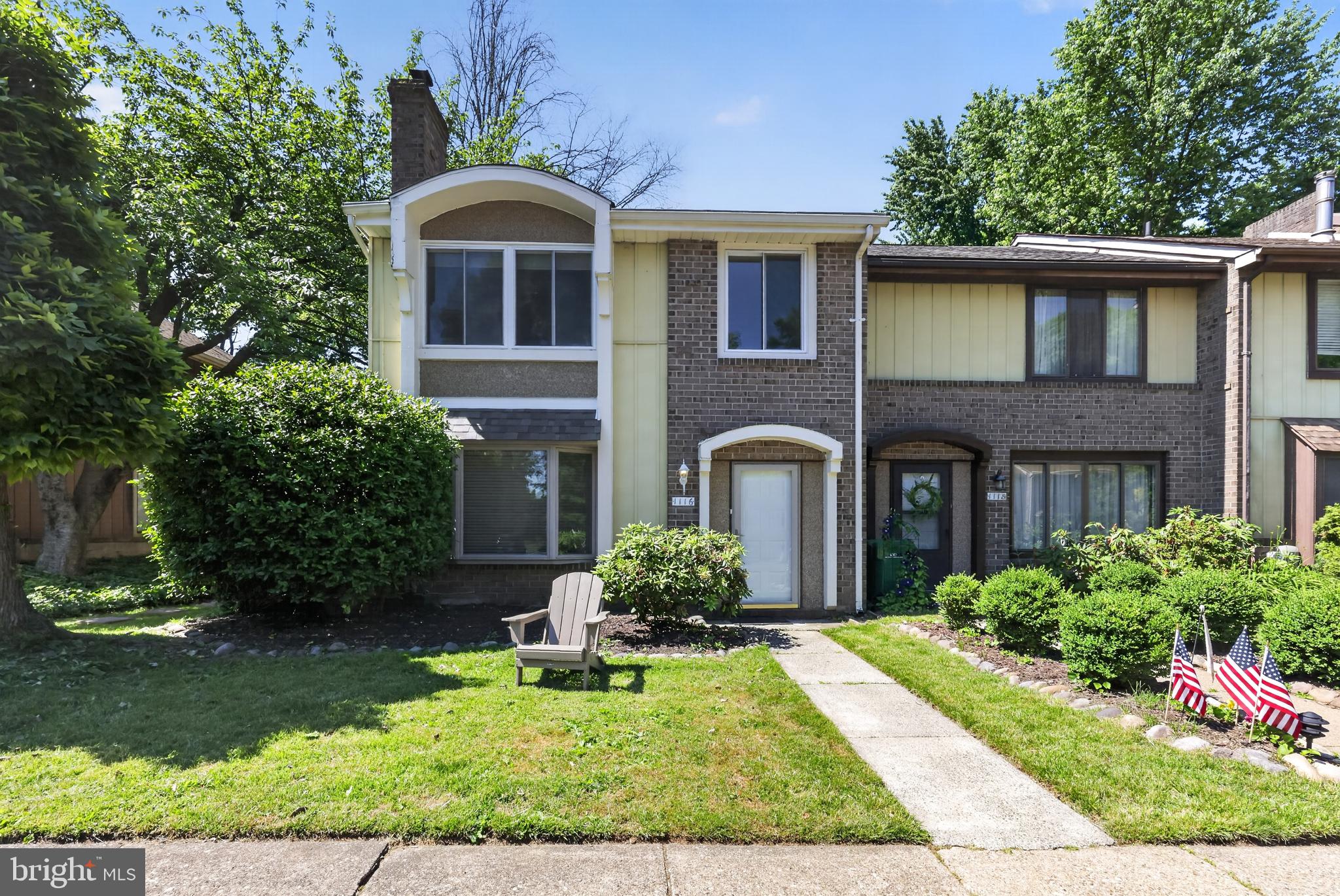 1116 BROMLEY COURT