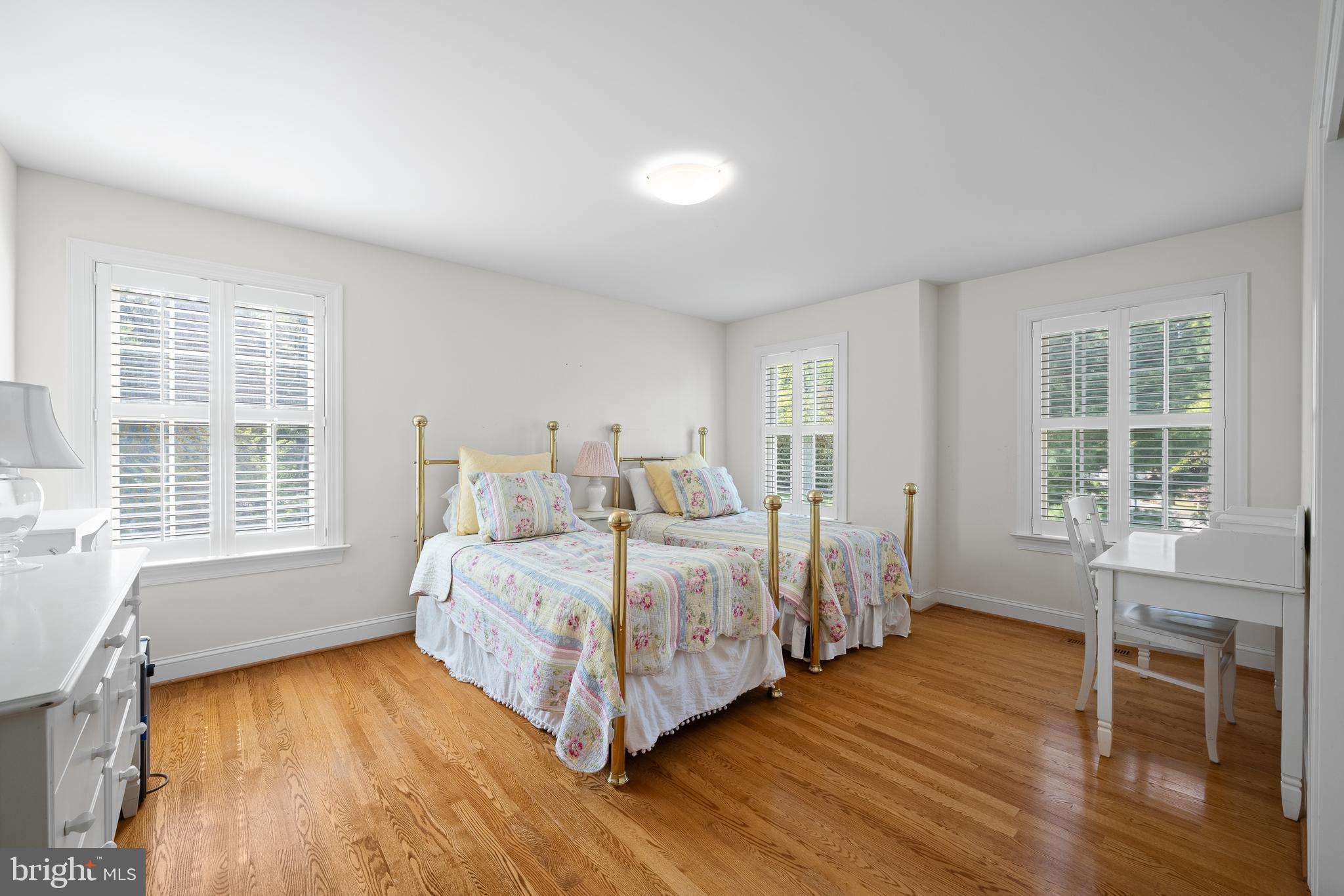 WHITEGATE - Residential