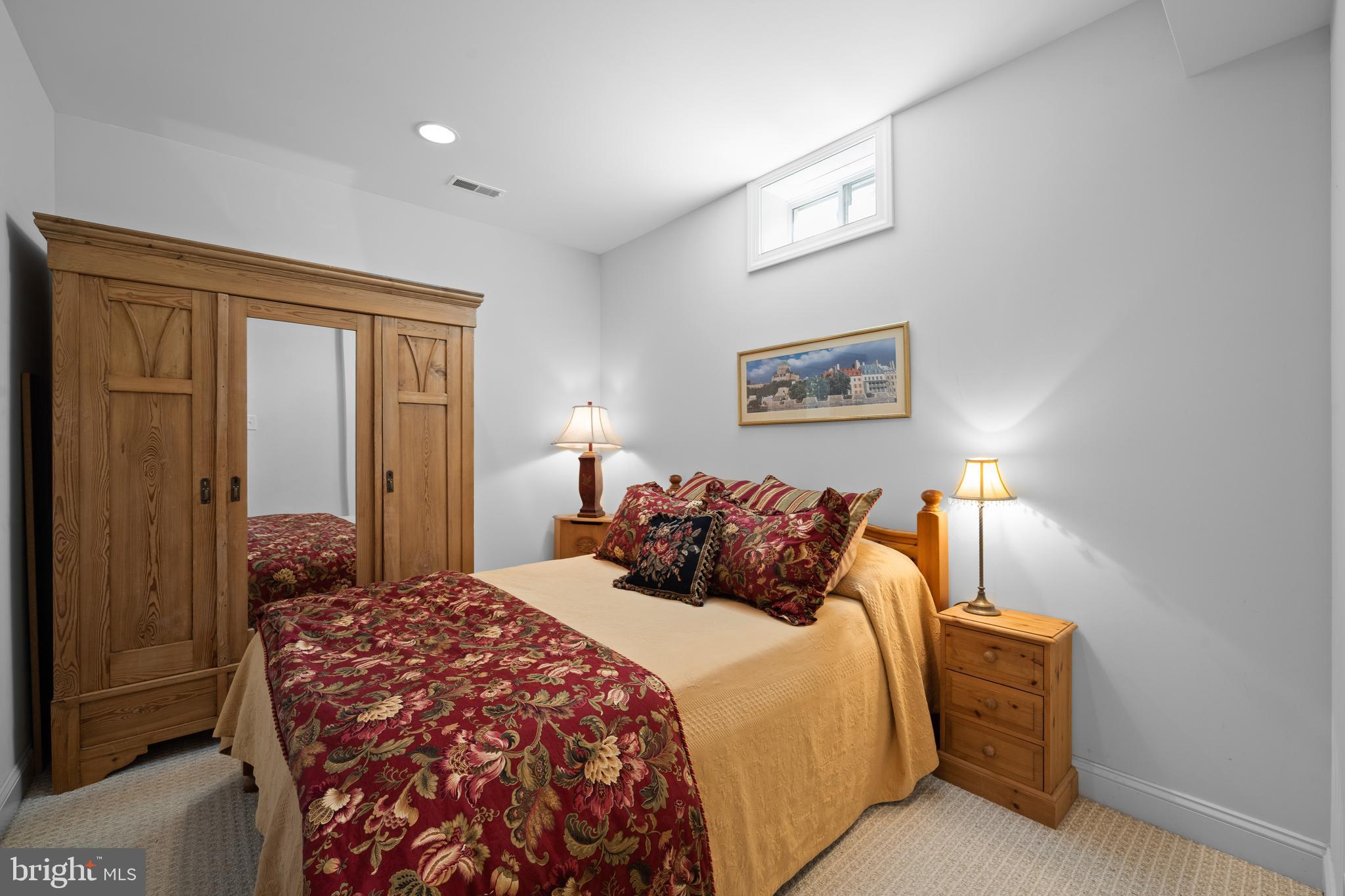 WHITEGATE - Residential