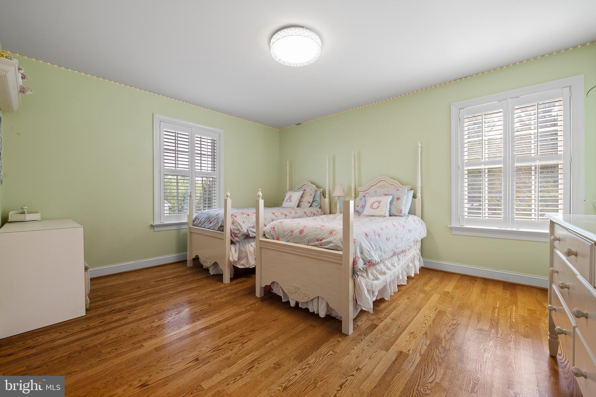 WHITEGATE - Residential