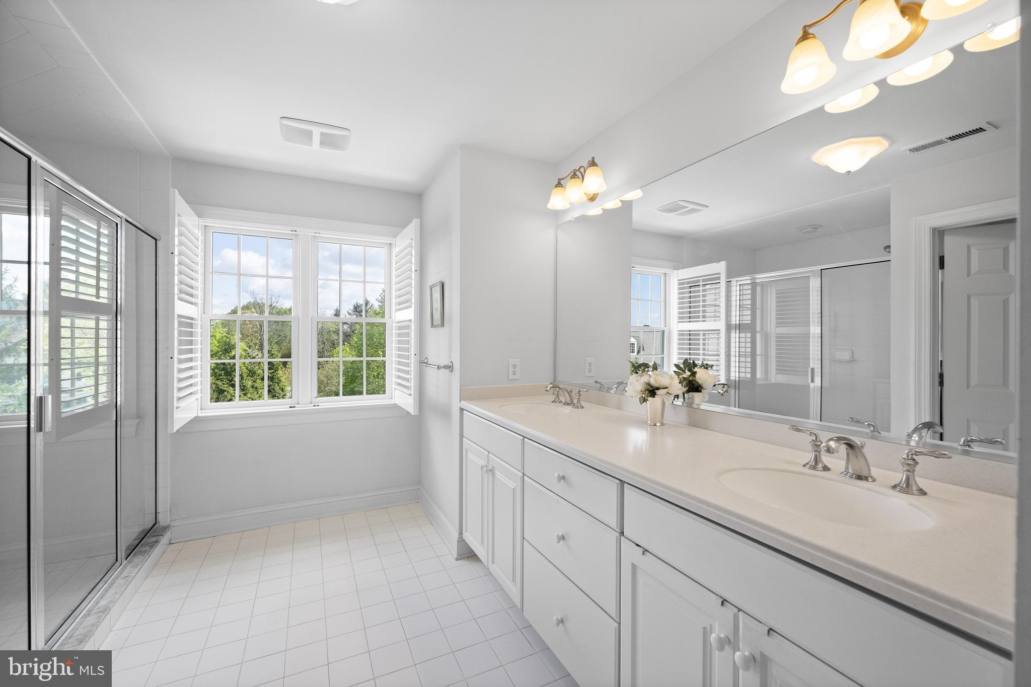 WHITEGATE - Residential