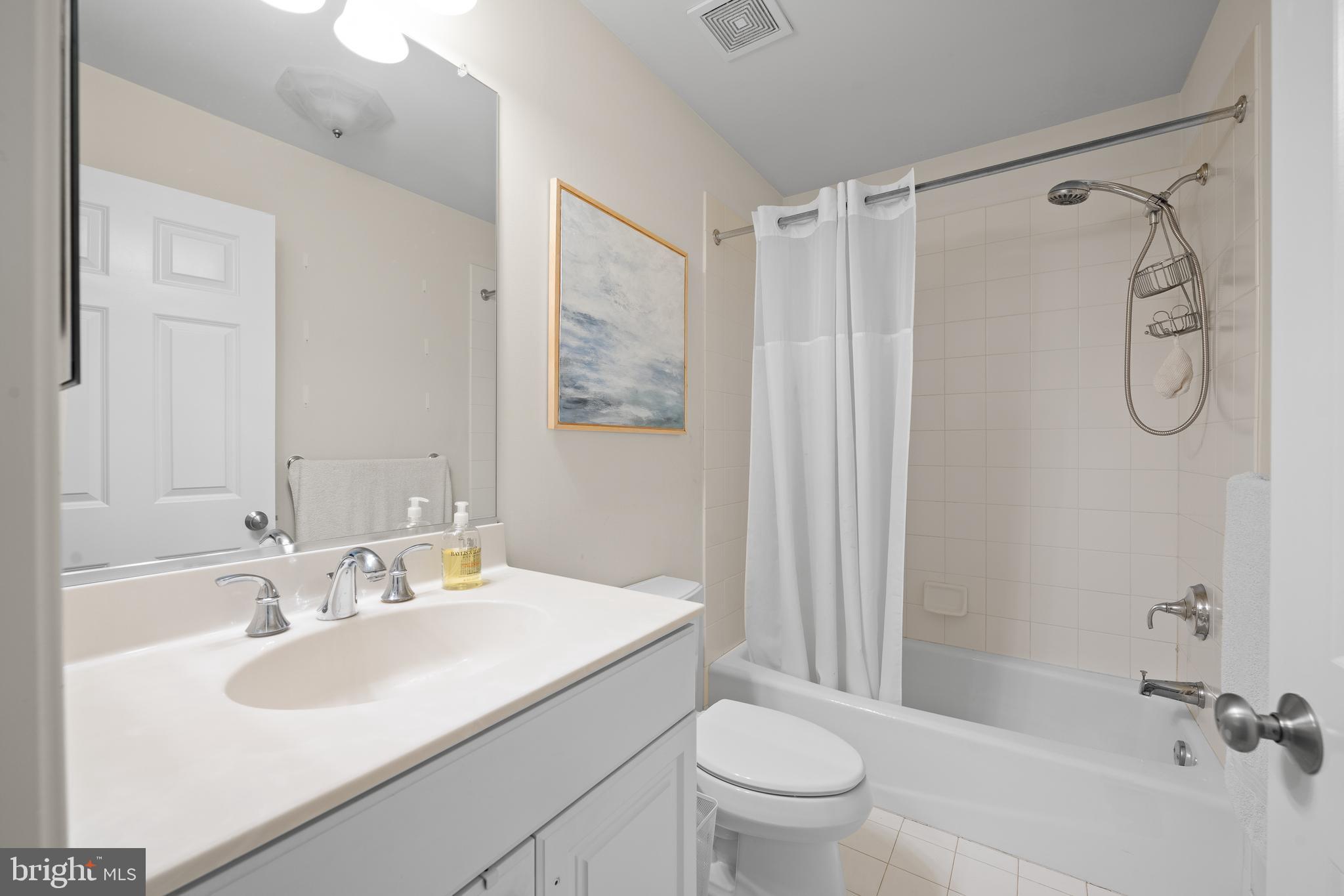 WHITEGATE - Residential