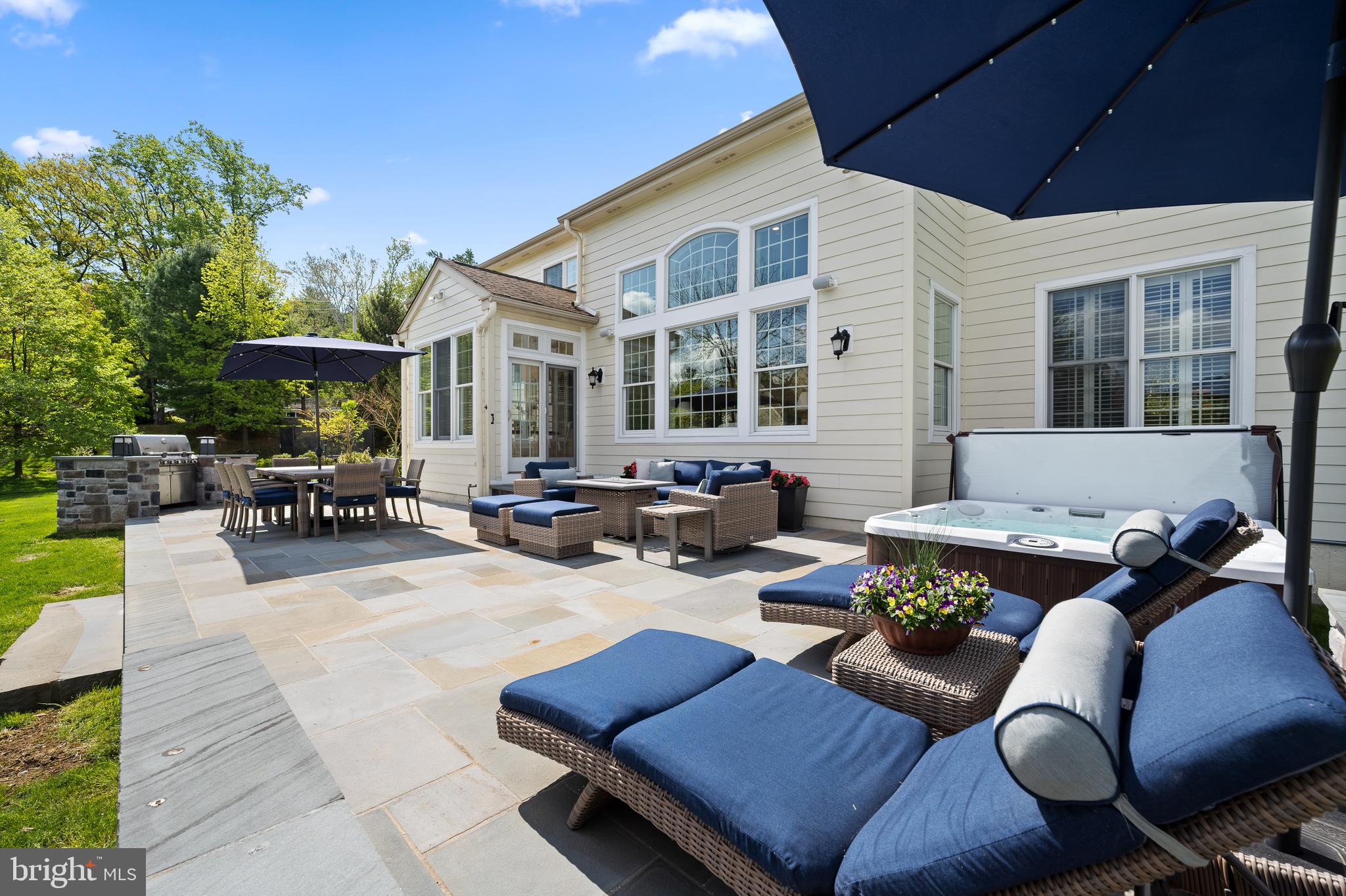 WHITEGATE - Residential