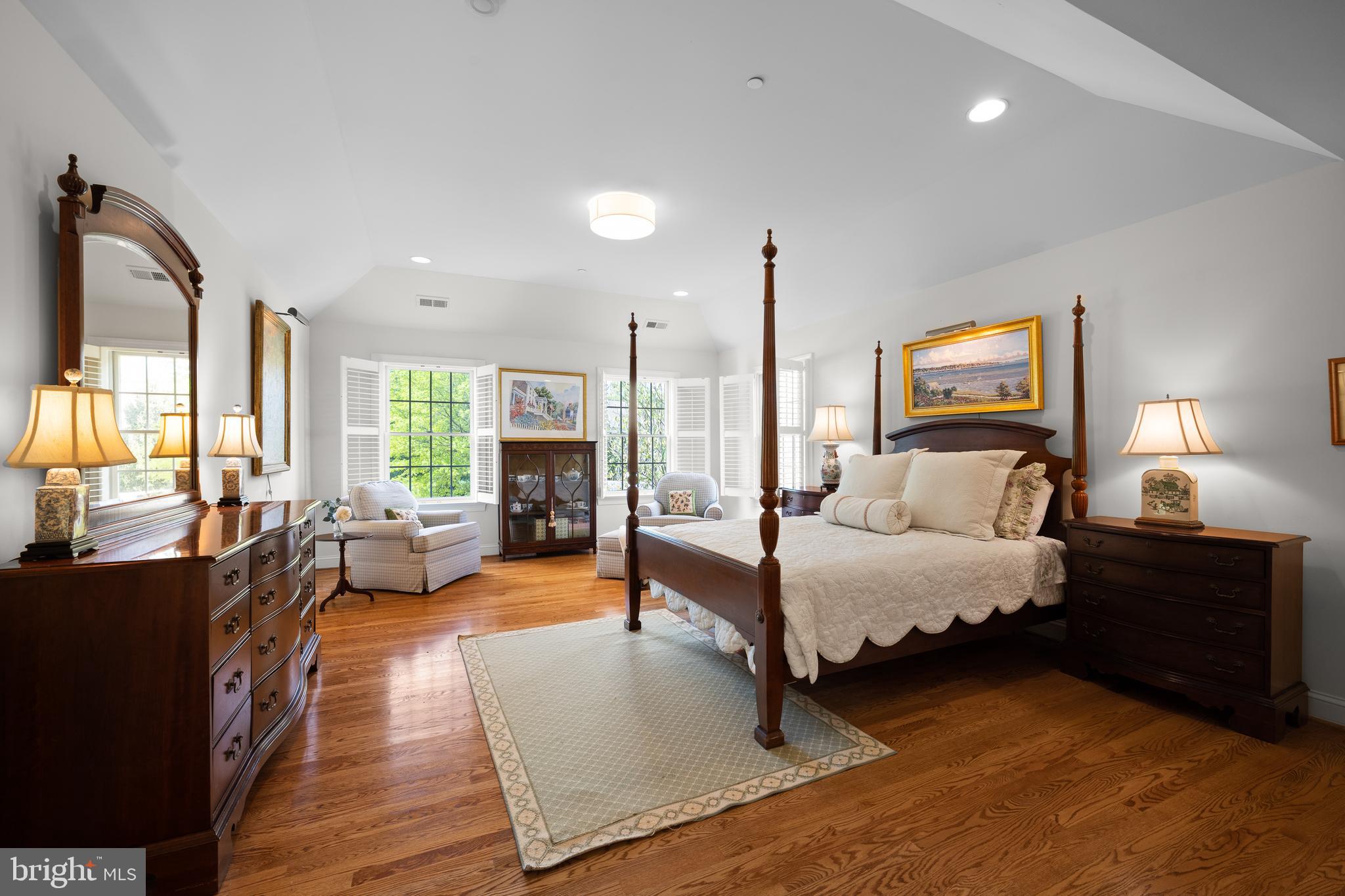 WHITEGATE - Residential