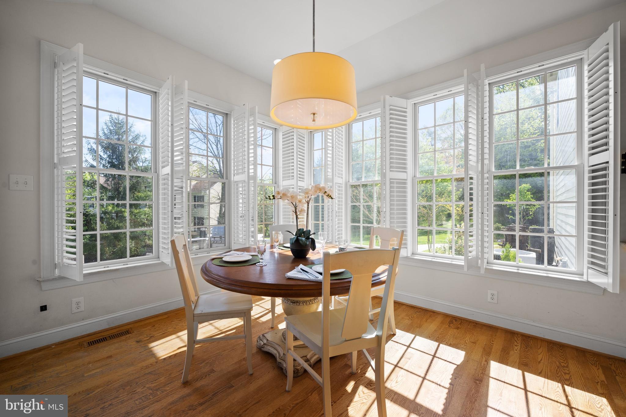 WHITEGATE - Residential