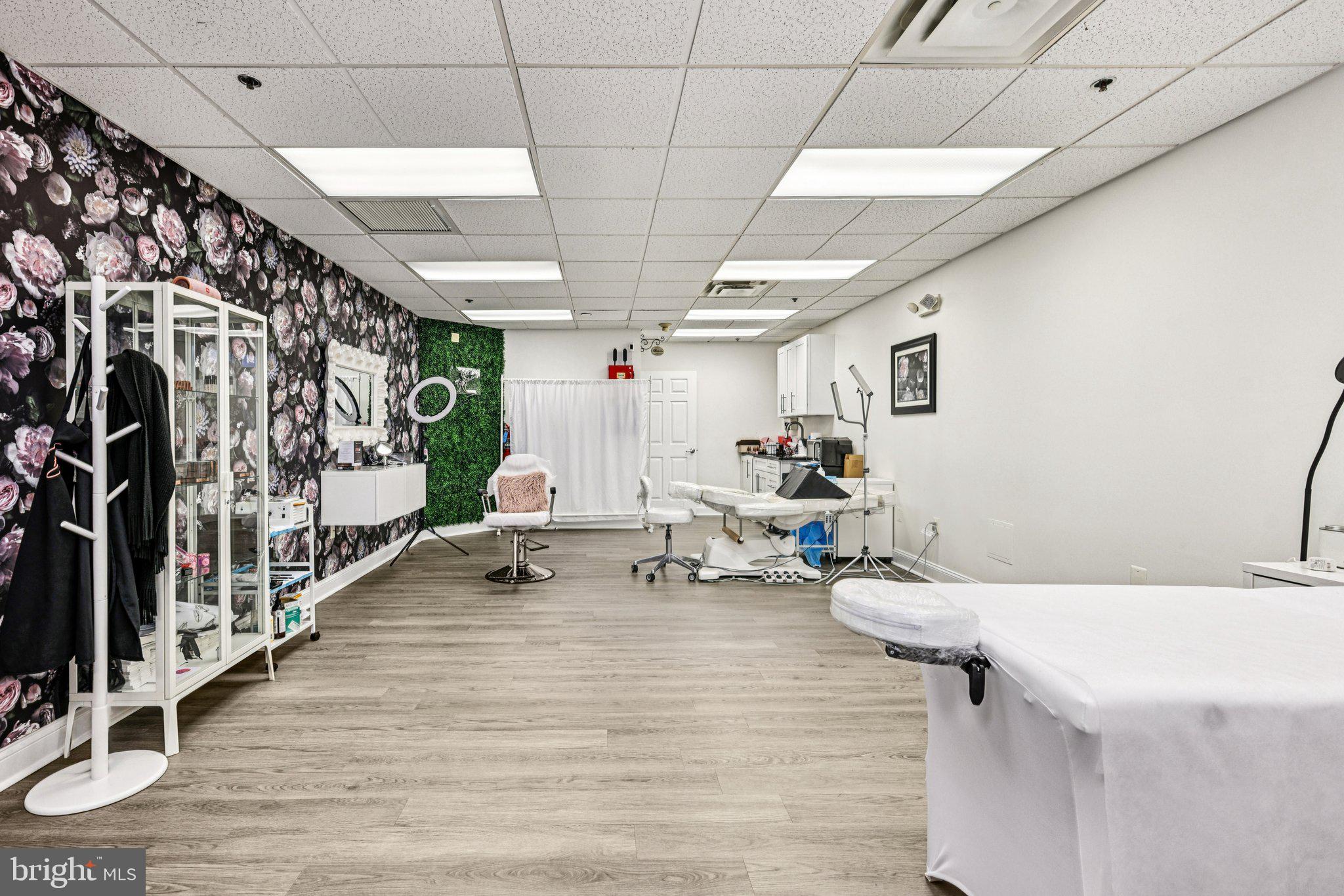 COUNTY CENTER - Residential