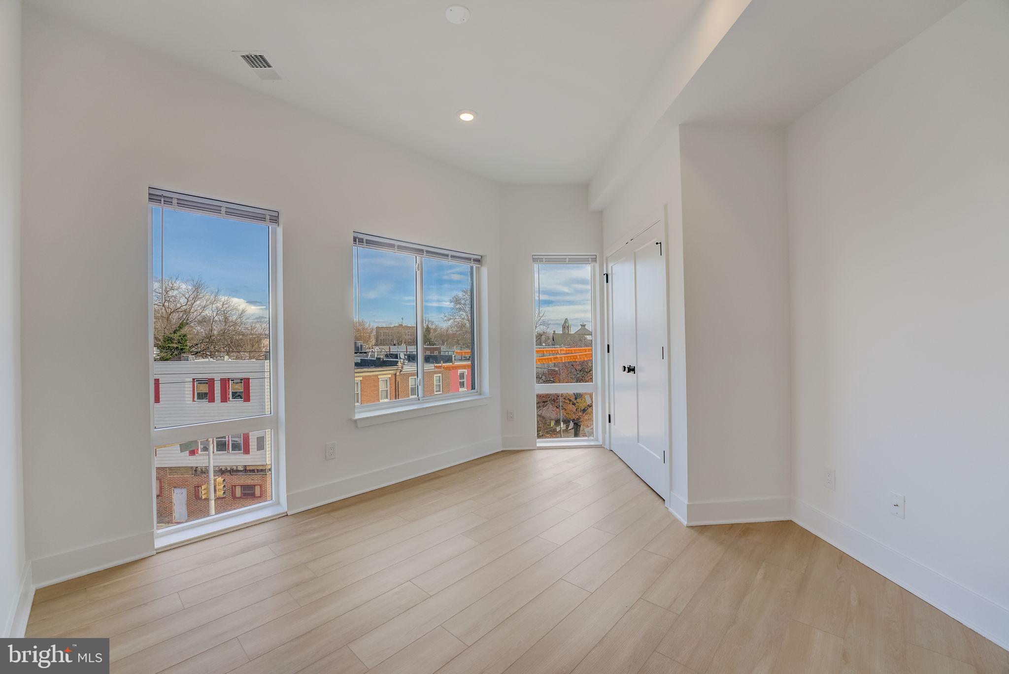 4200 LANCASTER AVENUE 305