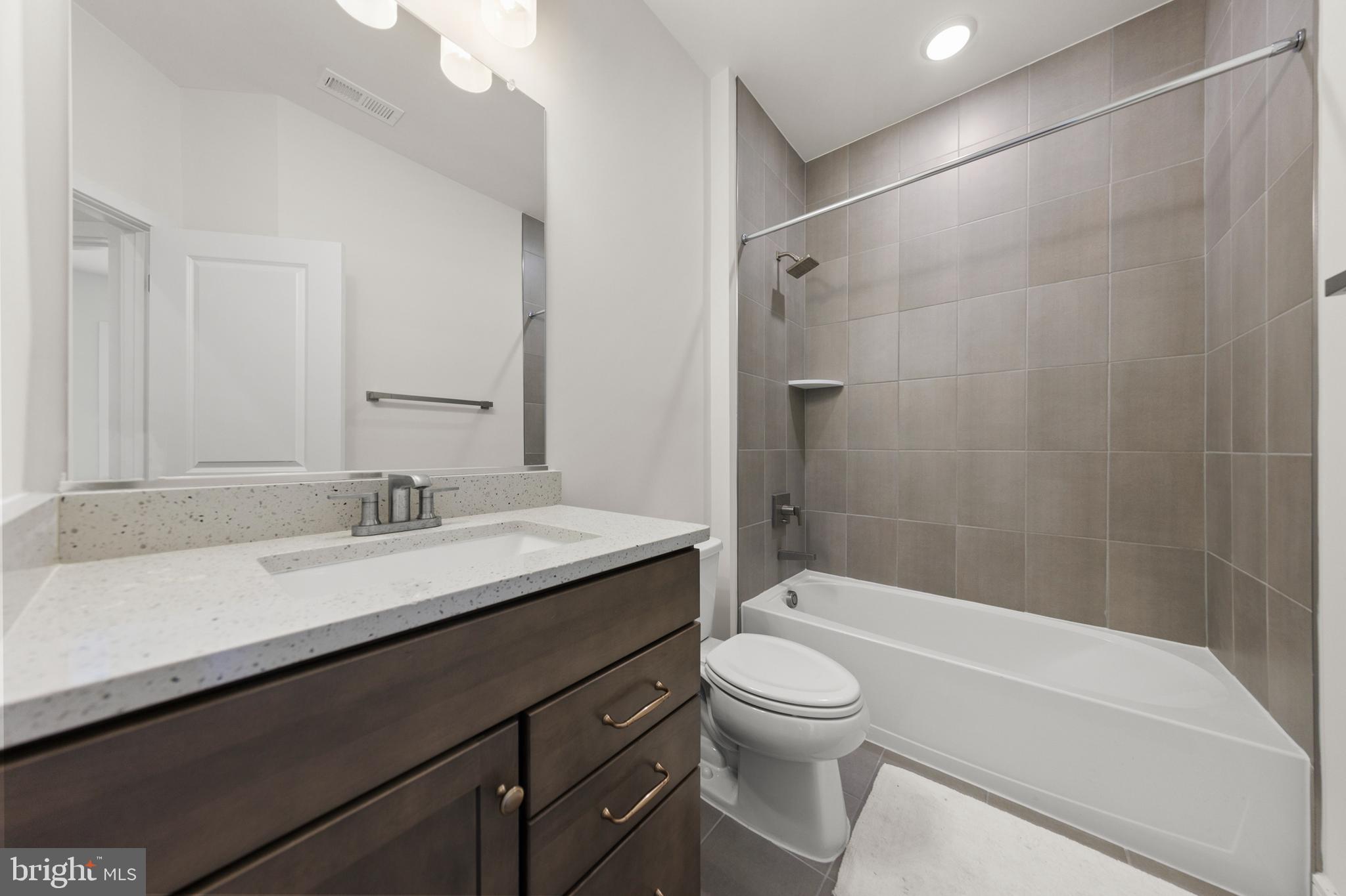 LAKE FREDERICK - Residential