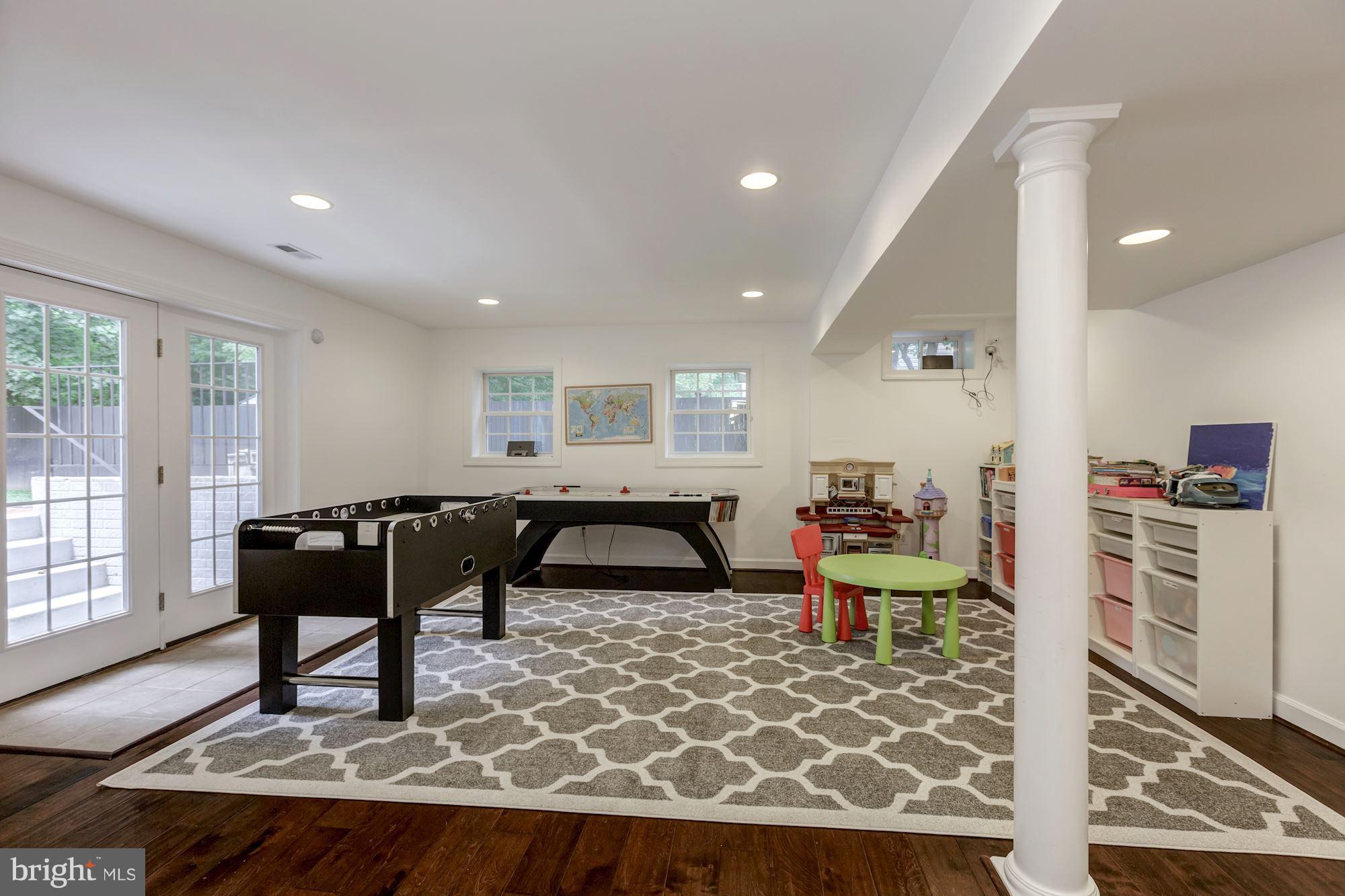 HANSBOROUGH - Residential