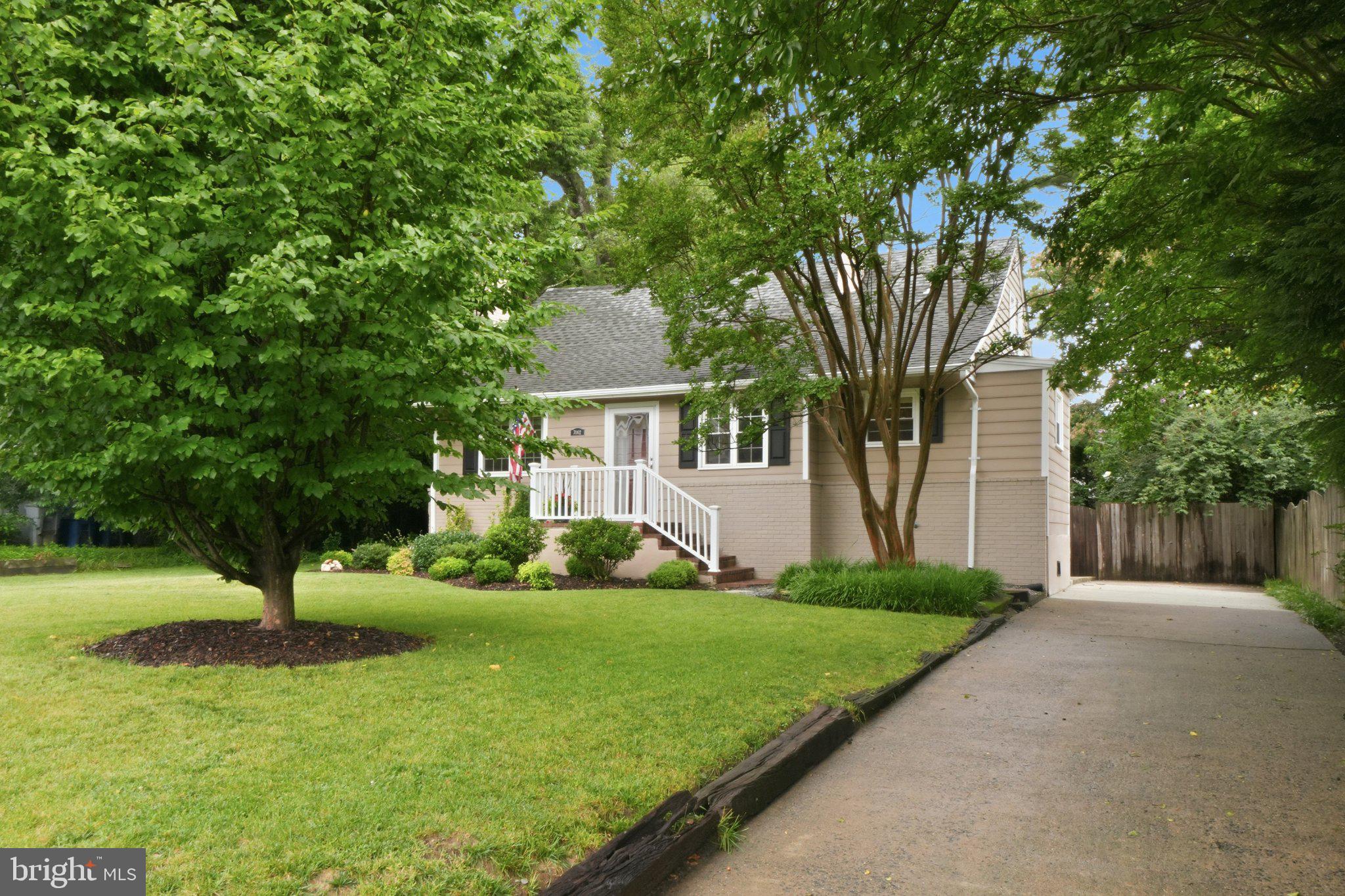 7002 LEE PARK COURT