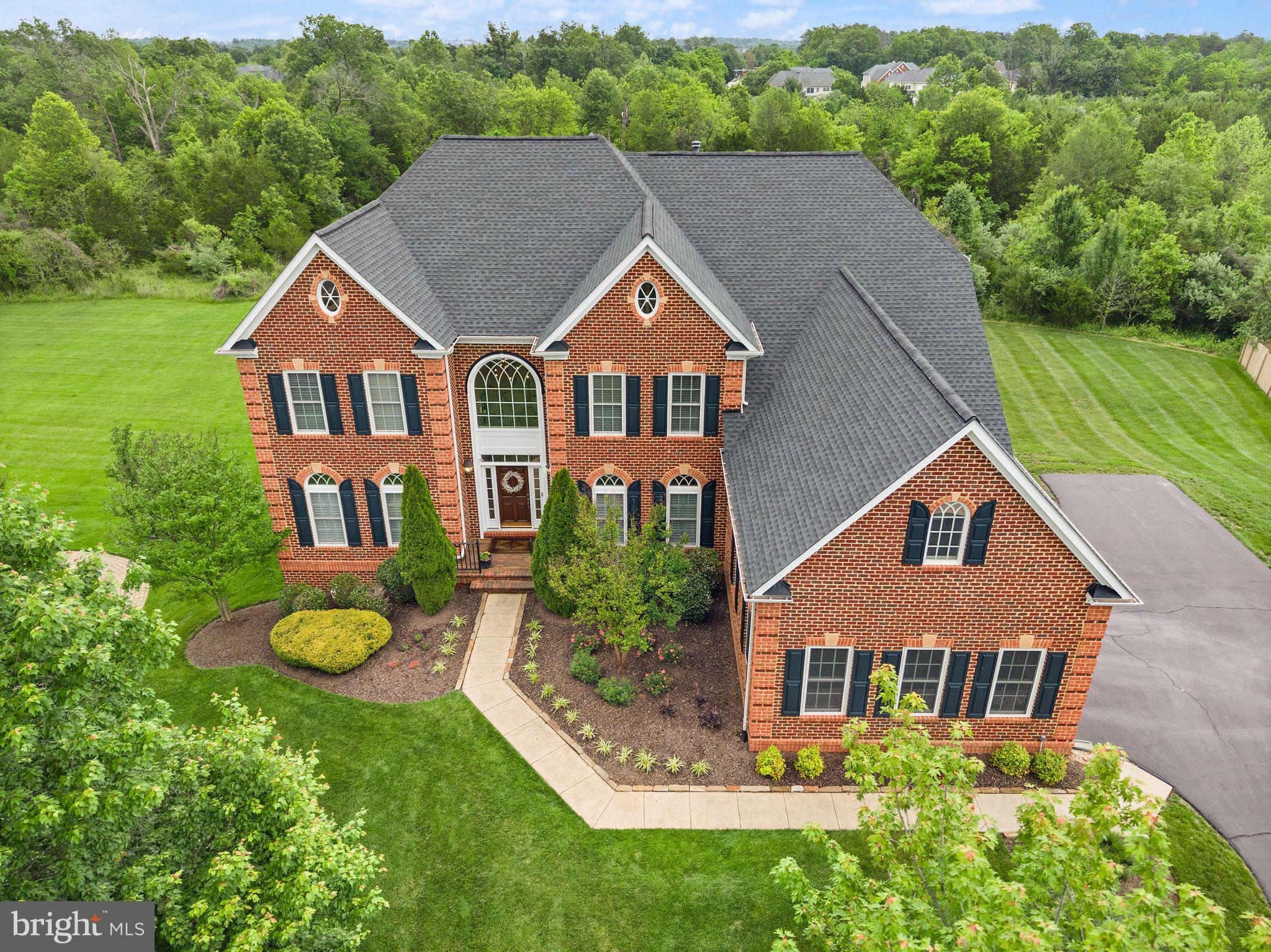 42598 UNBRIDLEDS SONG PLACE