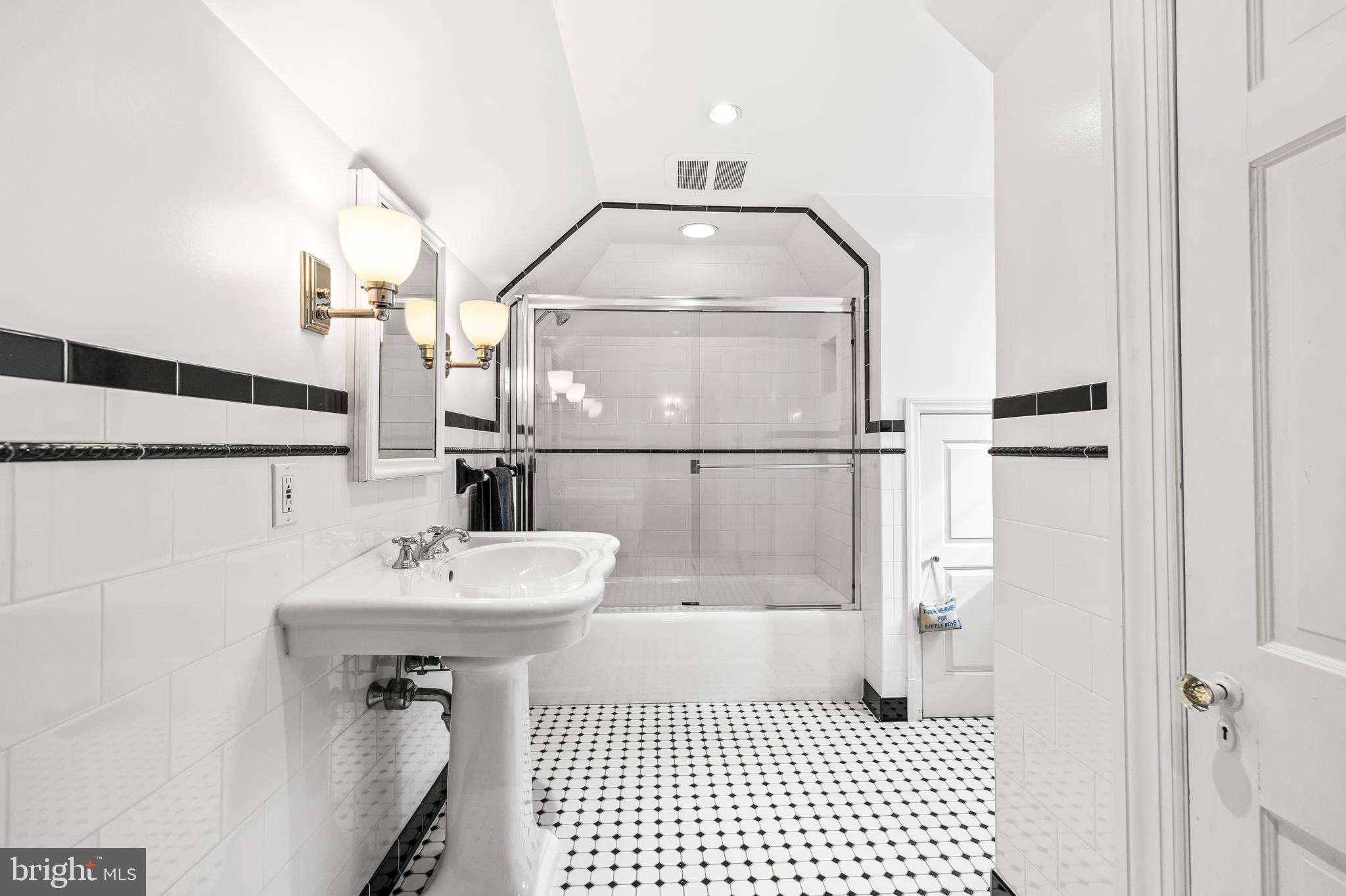 RUXTON - Residential