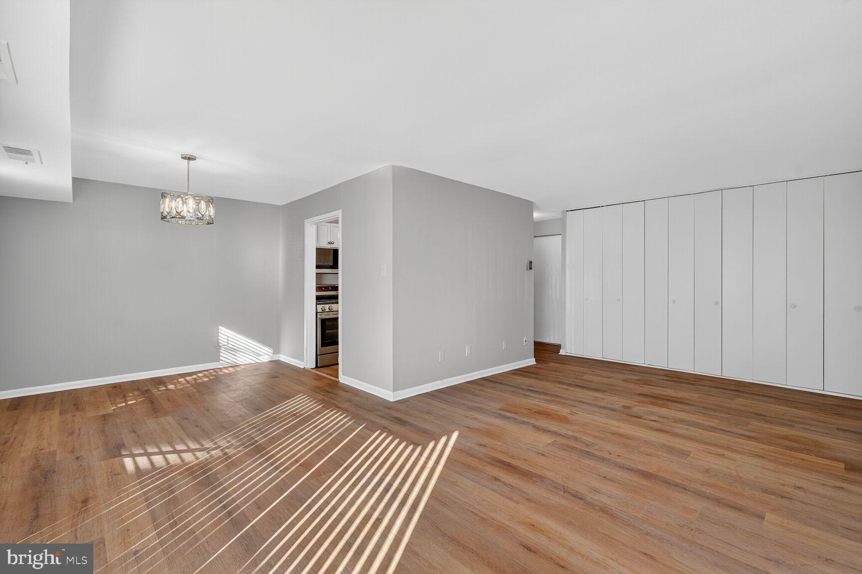 6001 ARLINGTON BOULEVARD 118
