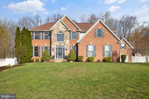 Photo of 13333 Packard Drive, WOODBRIDGE, VA 22193 (MLS # VAPW2117312)